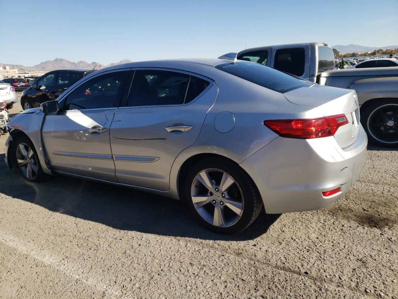 Obraz 2 z Acura Ilx 20 2014 z VIN 19VDE1F3XEE013758