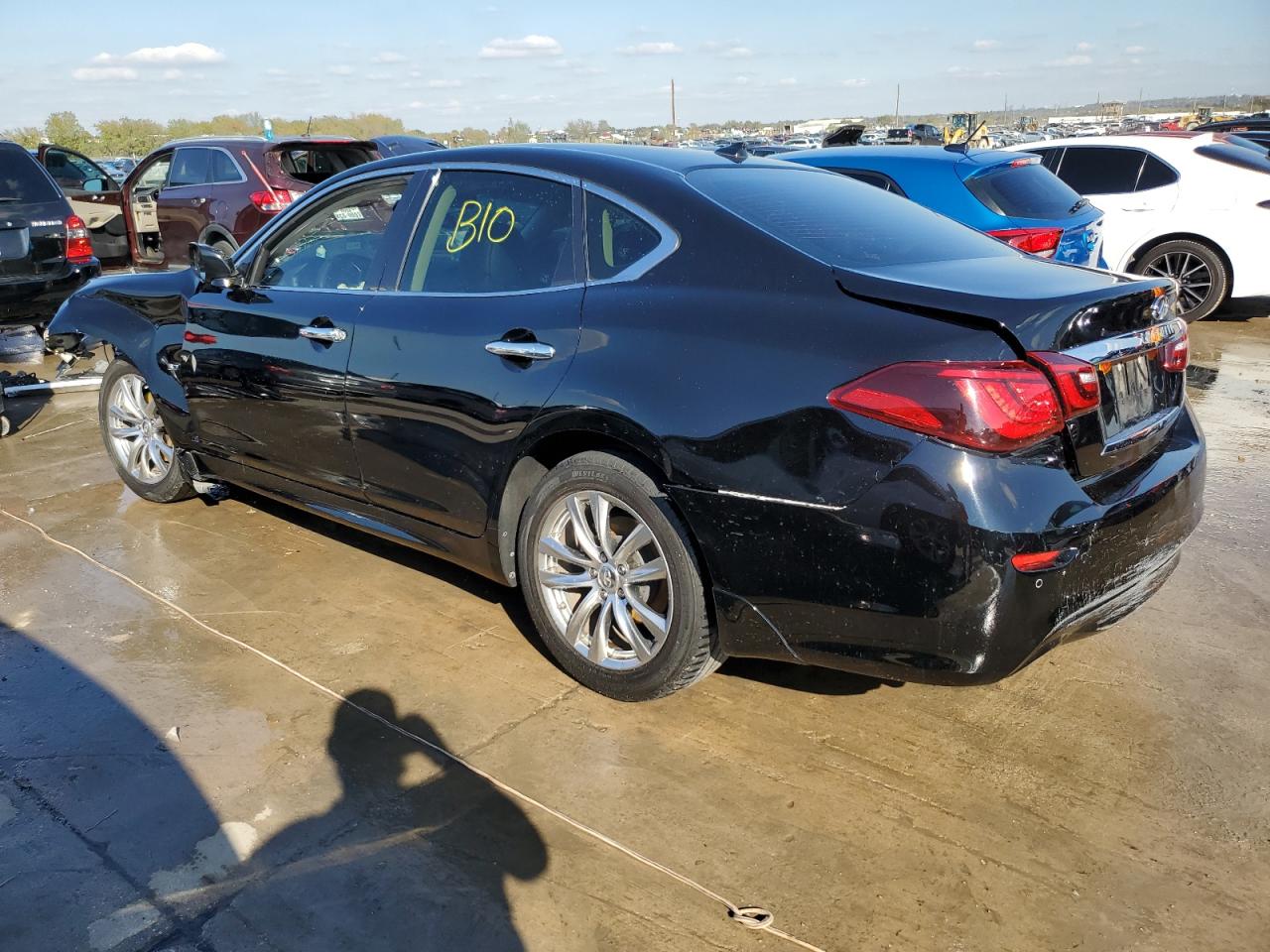 Image 2 of 2018 INFINITI Q70 3.7 LUXE 2018 with VIN JN1BY1AP6JM180908