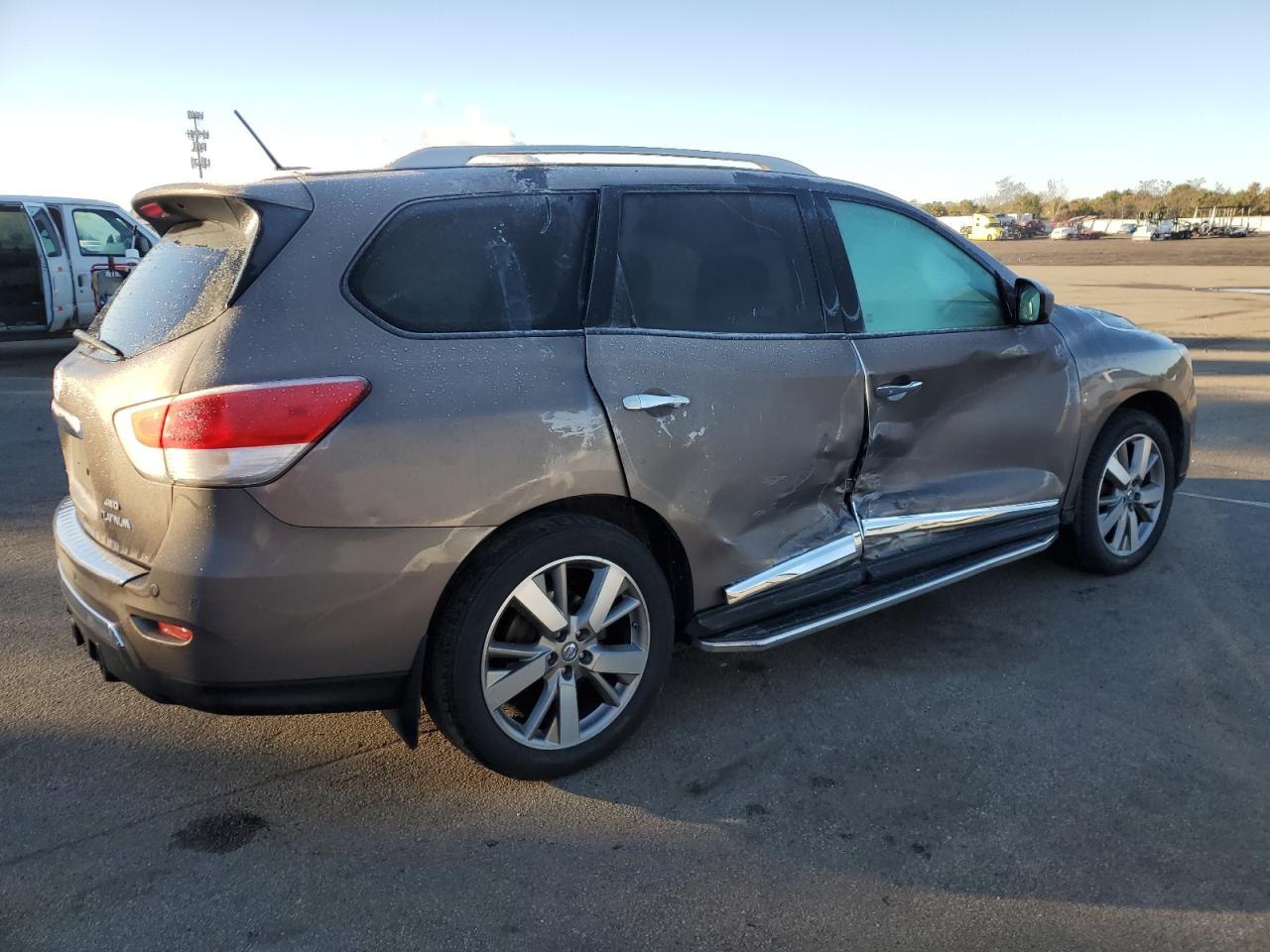 Obraz 3 z 2014 NISSAN PATHFINDER S 2014 z VIN 5N1AR2MM1EC607187