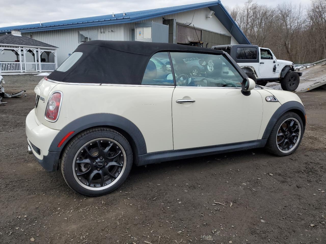 Image 3 of 2010 MINI COOPER S 2010 with VIN WMWMS3C54ATY09342