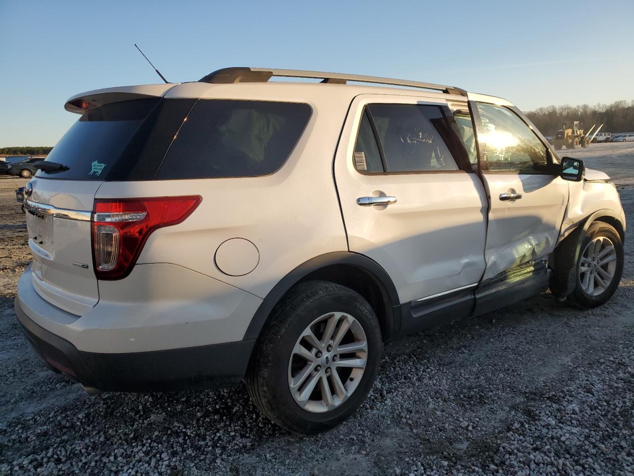 Изображение 3 2015 FORD EXPLORER XLT 2015 с VIN 1FM5K8D86FGC52829