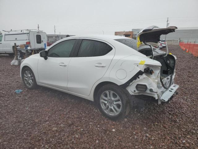 Obraz 2 z 2018 TOYOTA YARIS IA  2018 z VIN 3MYDLBYV0JY309092