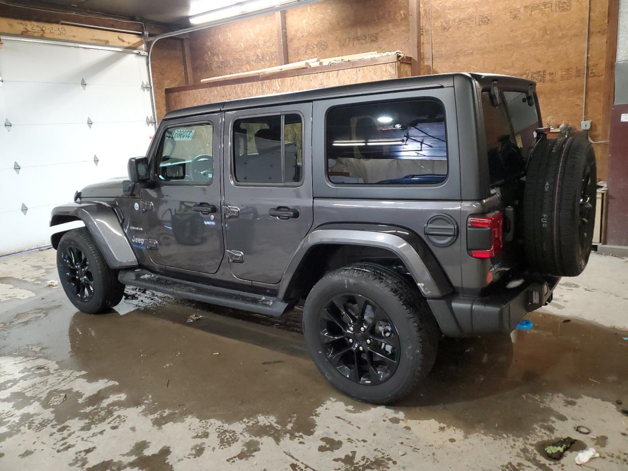 Image 2 of 2022 JEEP WRANGLER UNLIMITED SAHARA 4XE 2022 with VIN 1C4JJXP62NW280707