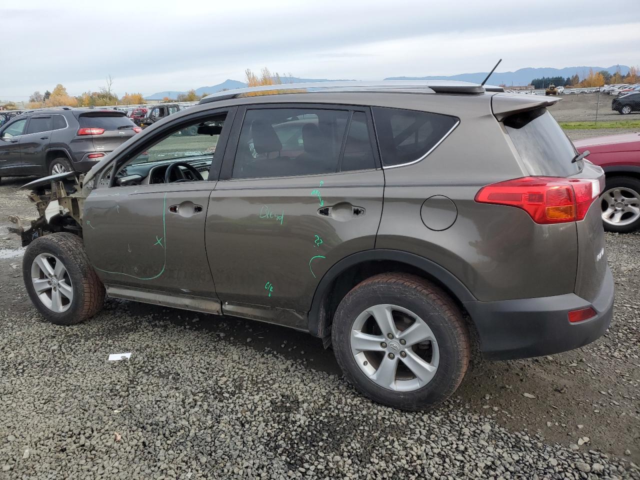 Image 2 of 2014 TOYOTA RAV4 XLE 2014 with VIN 2T3RFREV0EW212673
