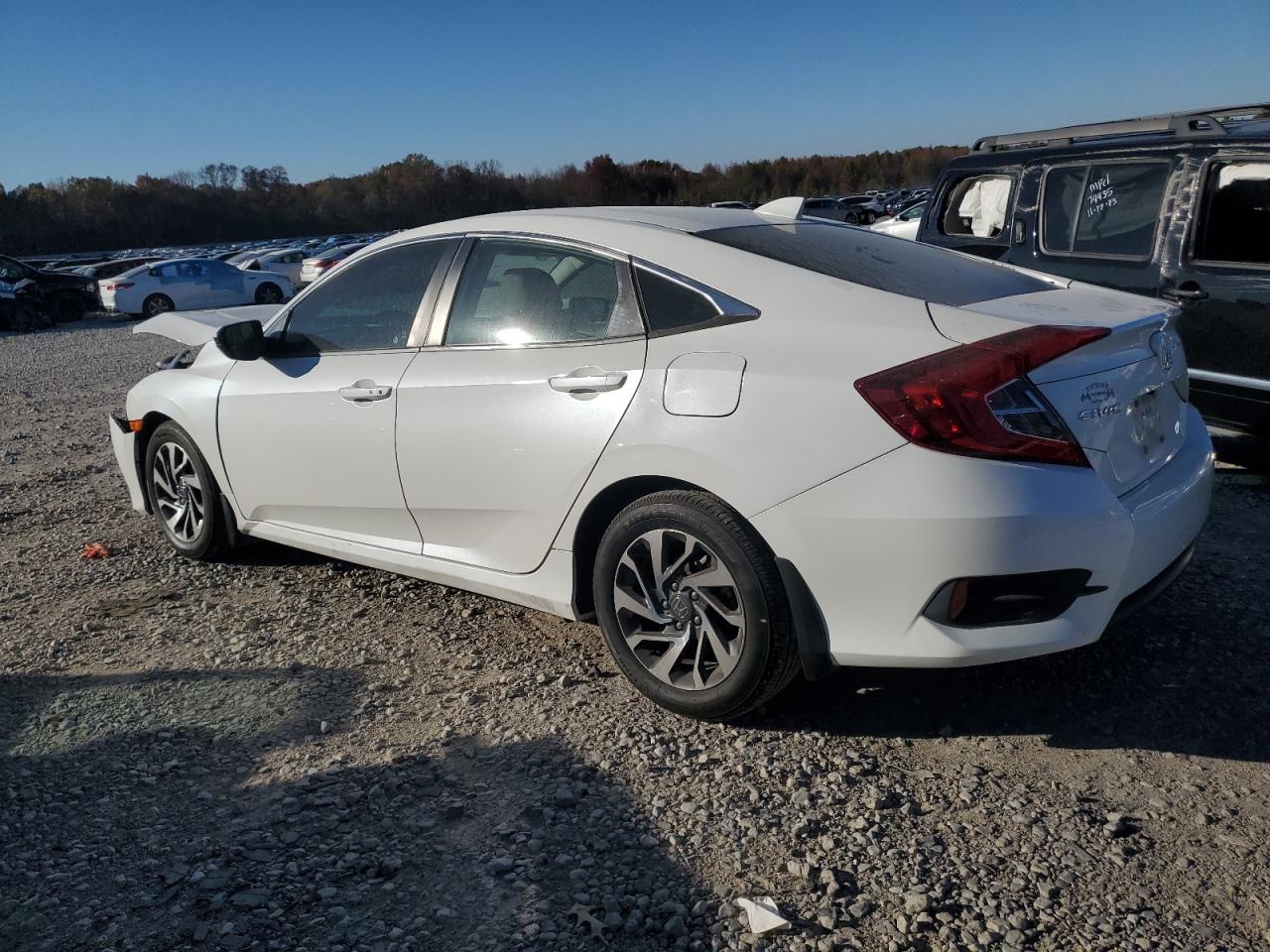 Obraz 2 z 2017 HONDA CIVIC EX 2017 z VIN 19XFC2F74HE048170