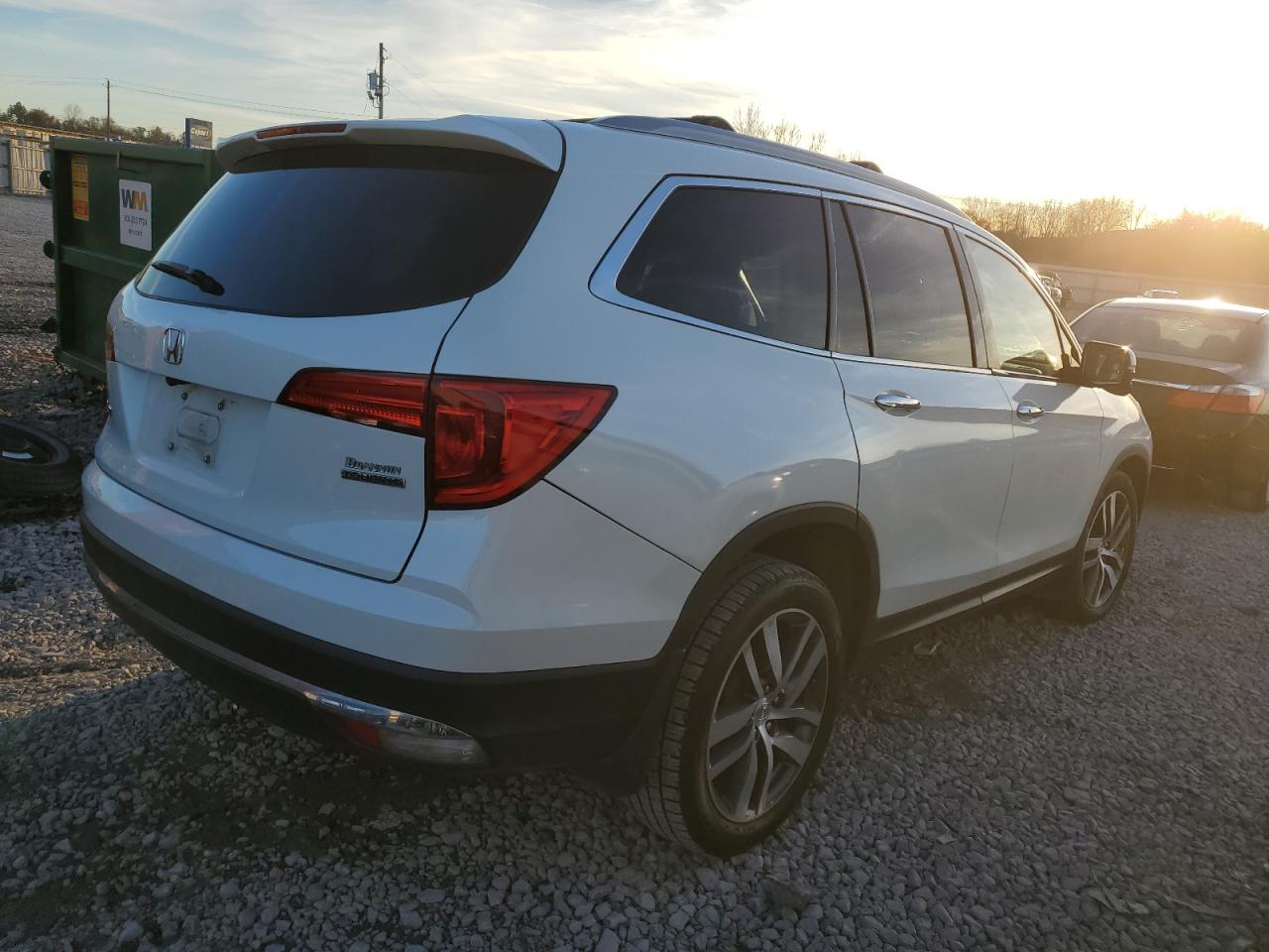 Image 3 of 2017 HONDA PILOT TOURING 2017 with VIN 5FNYF5H92HB033354