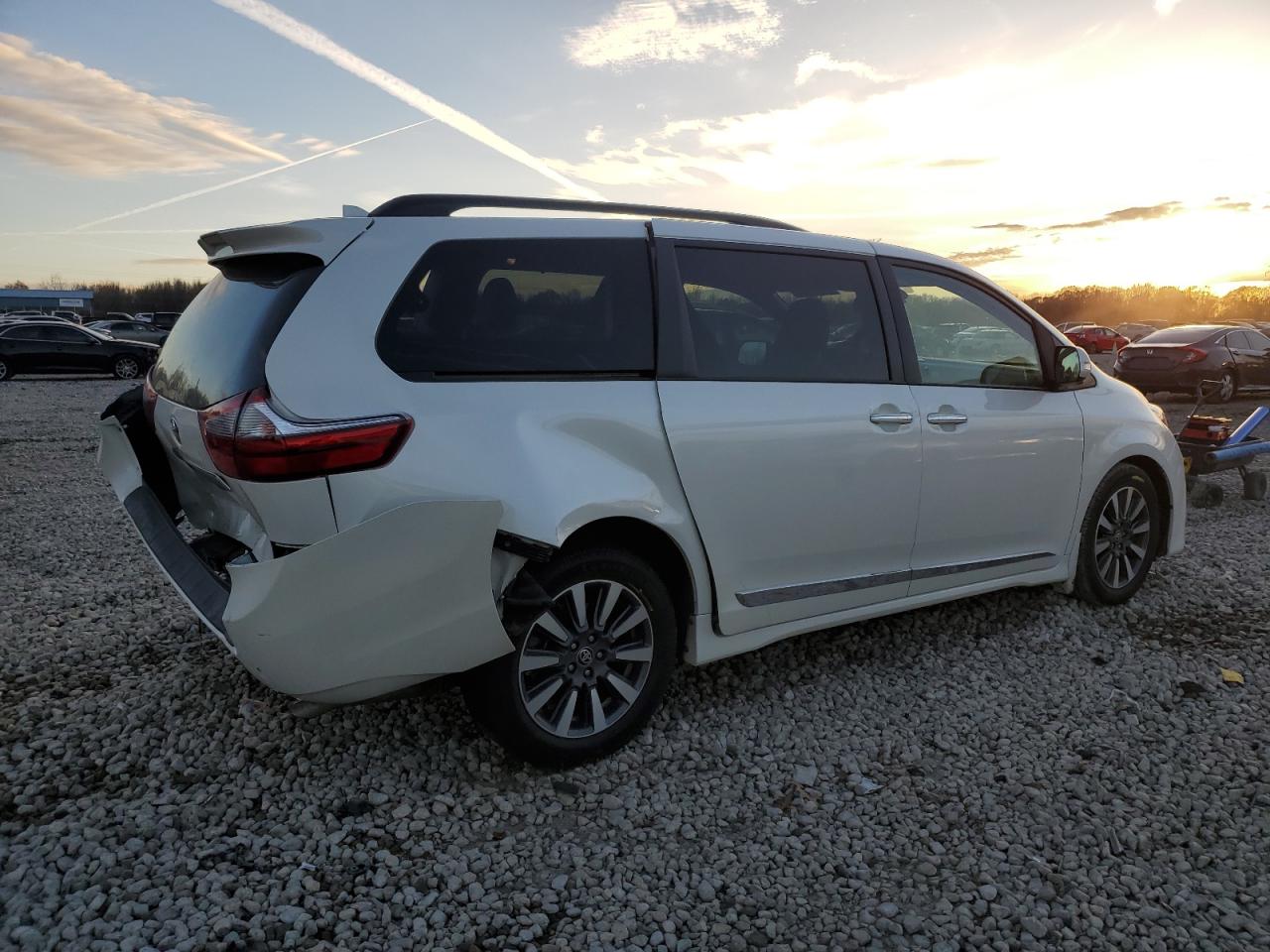 Obraz 3 z 2020 TOYOTA SIENNA XLE 2020 z VIN 5TDYZ3DC8LS083970