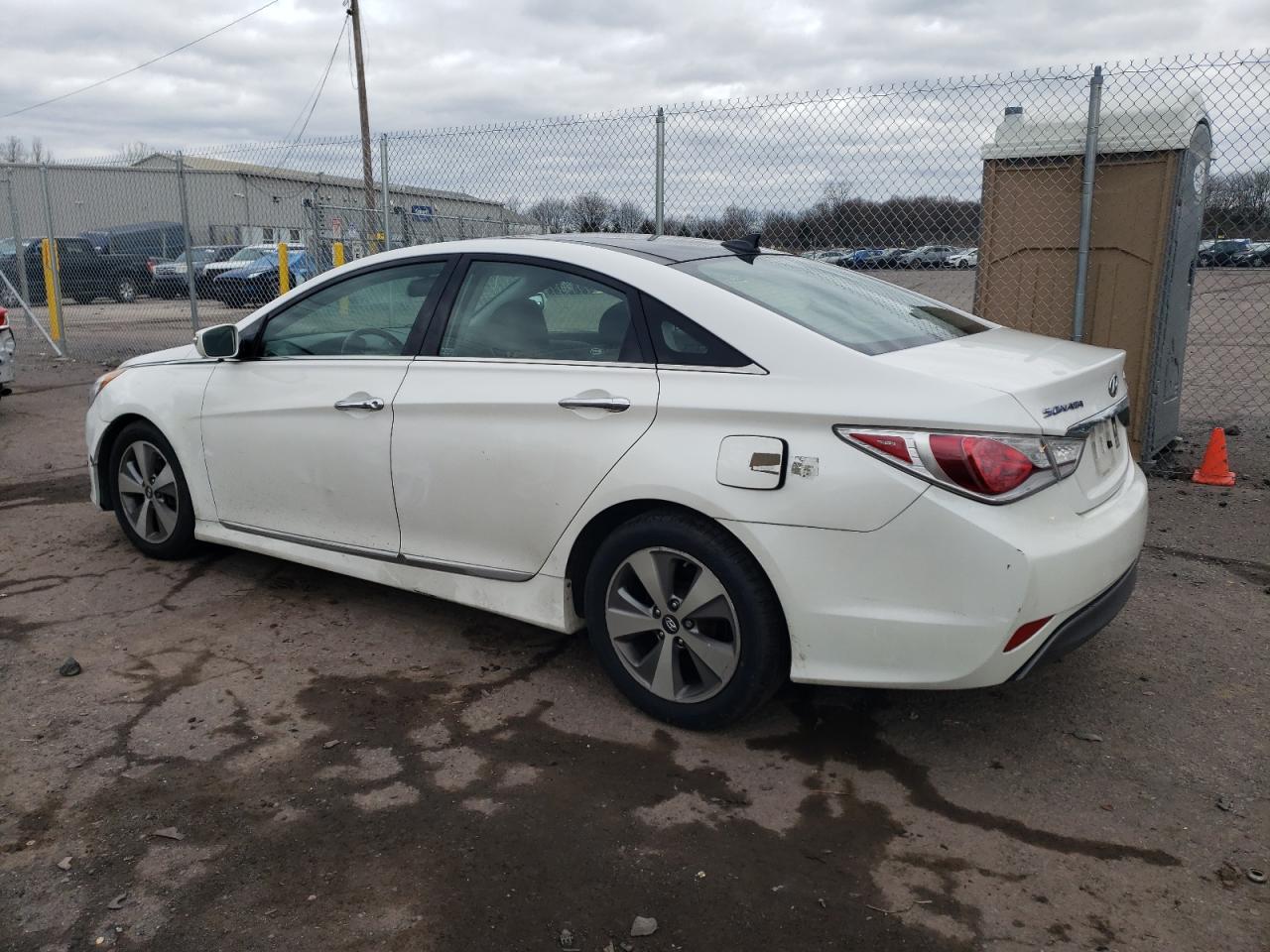 Obraz 2 z 2012 HYUNDAI SONATA HYBRID 2012 z VIN KMHEC4A4XCA037024