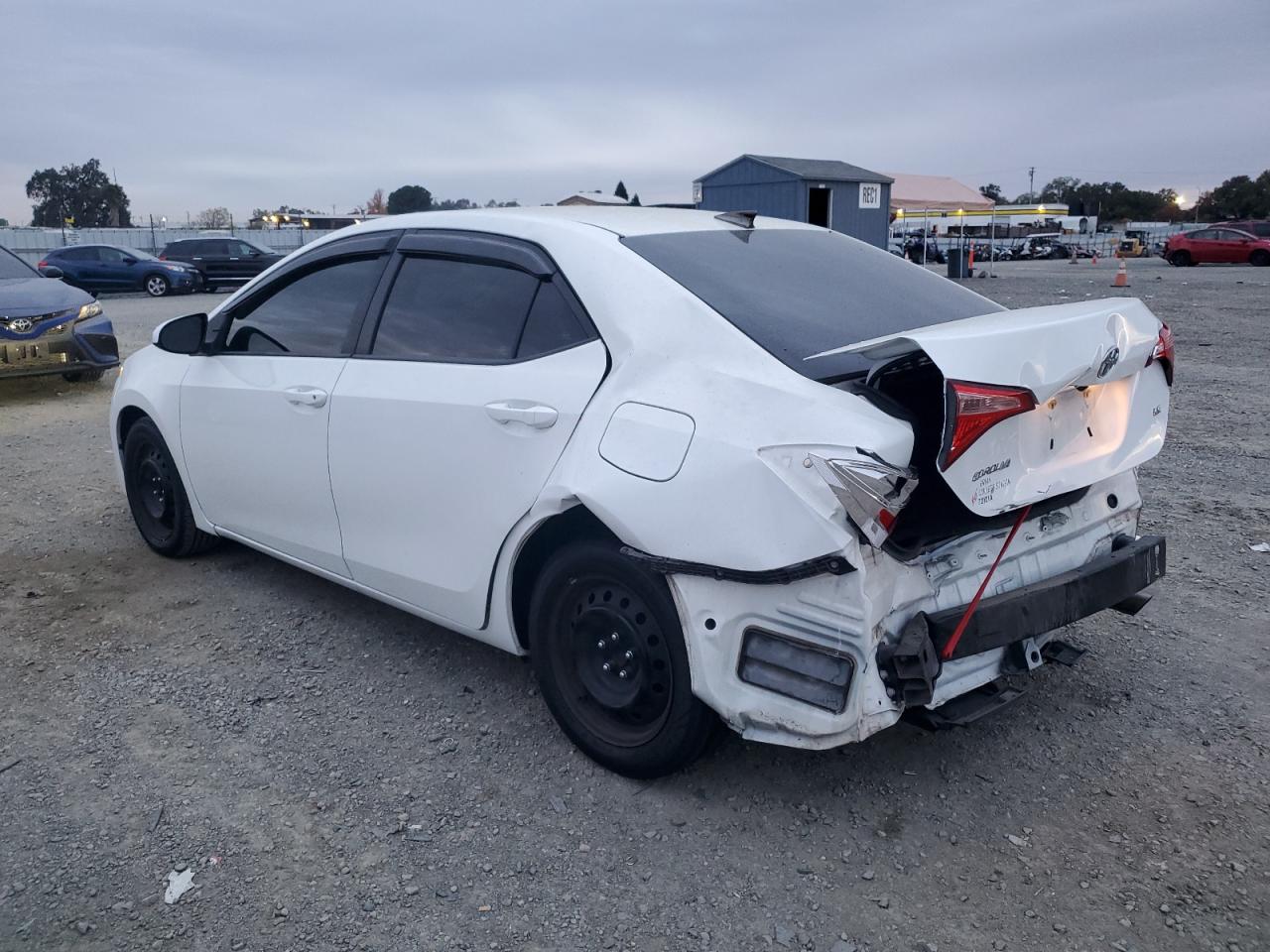 Изображение 2 2019 TOYOTA COROLLA L 2019 с VIN 5YFBURHE5KP908924