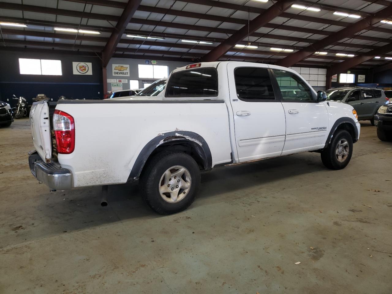 Изображение 3 2004 TOYOTA TUNDRA DOUBLE CAB SR5 2004 с VIN 5TBDT44134S447808