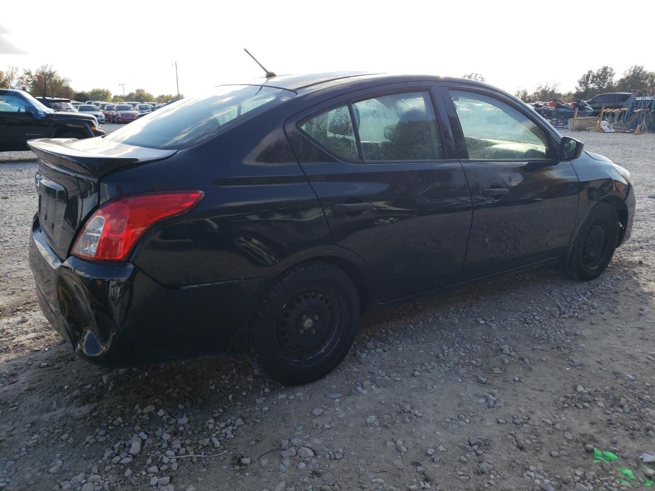 Obraz 3 z 2018 NISSAN VERSA S 2018 z VIN 3N1CN7AP5JL830693