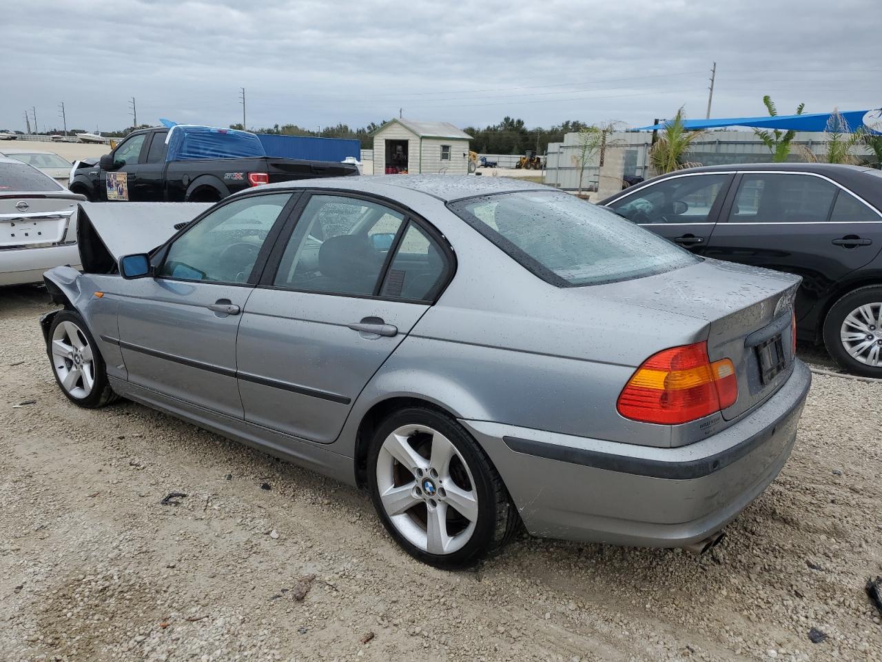 Изображение 2 2005 BMW 325 I 2005 с VIN WBAEV33405KN98526