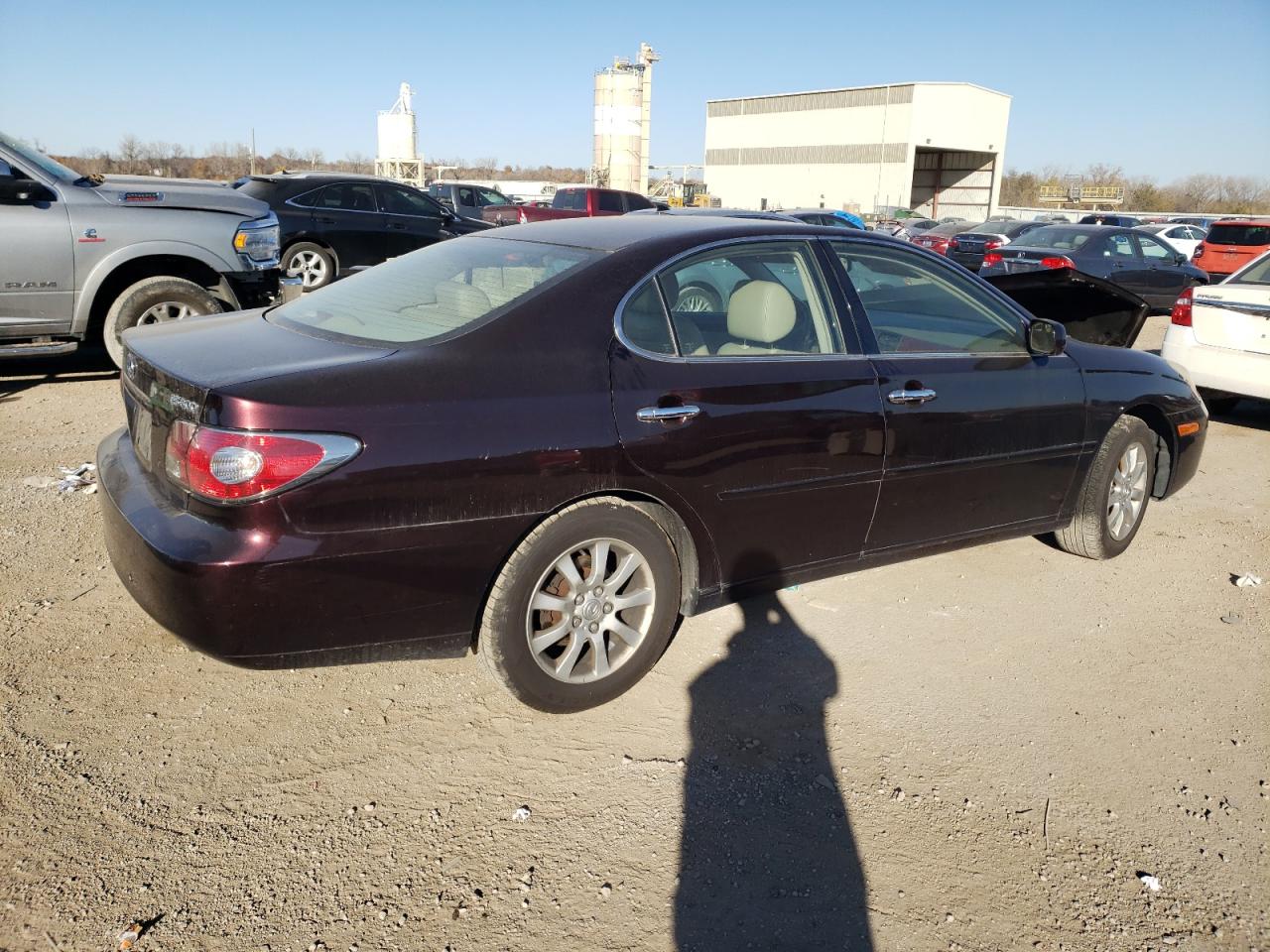 Image 3 of 2003 LEXUS ES 300 2003 with VIN JTHBF30G430135376