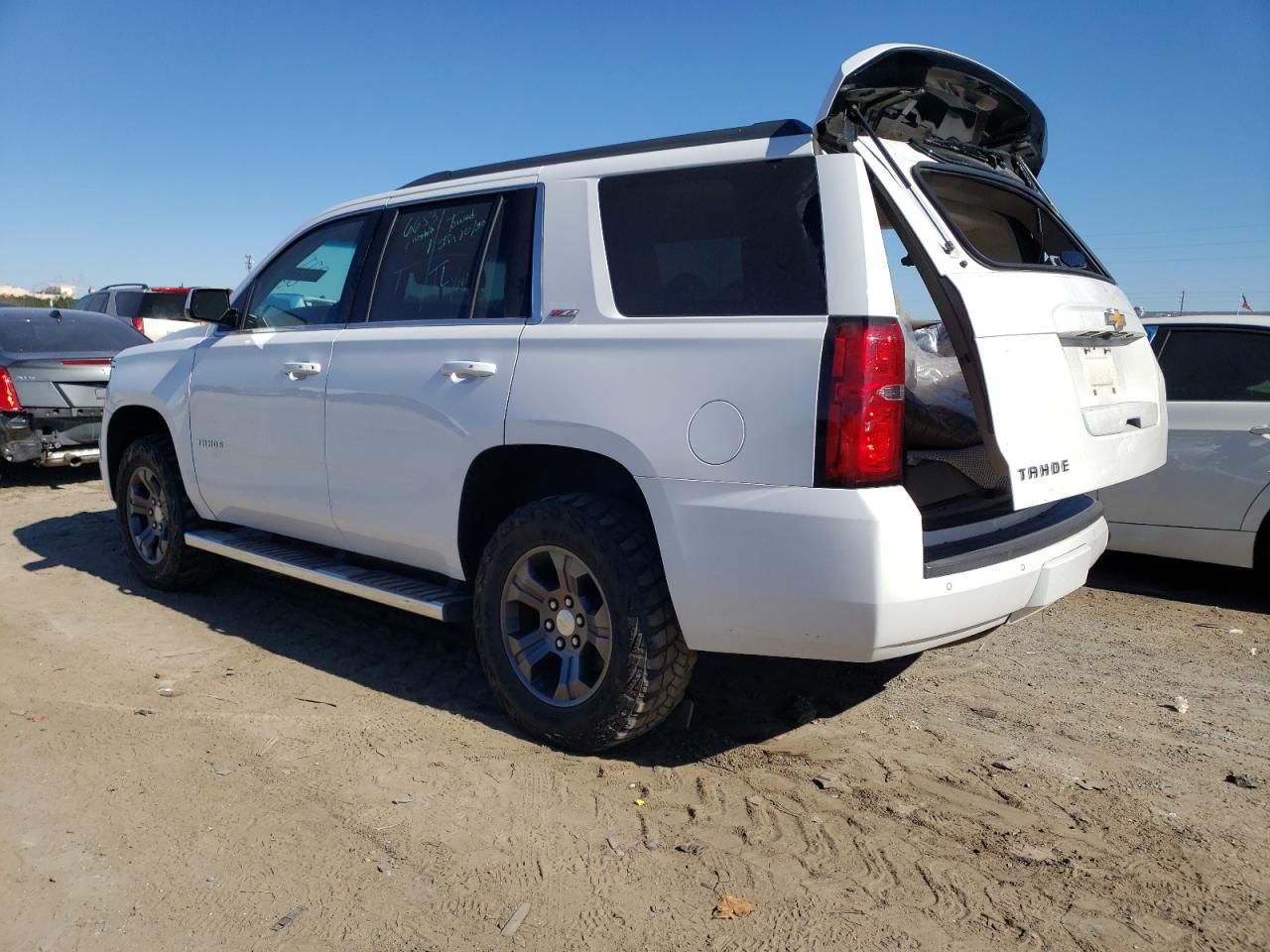 Obraz 2 z 2015 CHEVROLET TAHOE K1500 LT 2015 z VIN 1GNSKBKC7FR654656