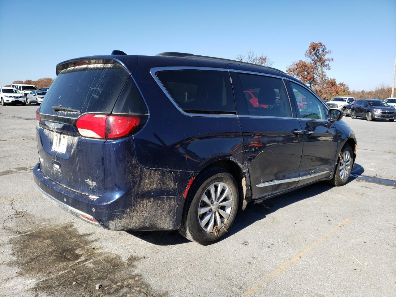 Image 3 of 2017 CHRYSLER PACIFICA TOURING L 2017 with VIN 2C4RC1BG2HR576236