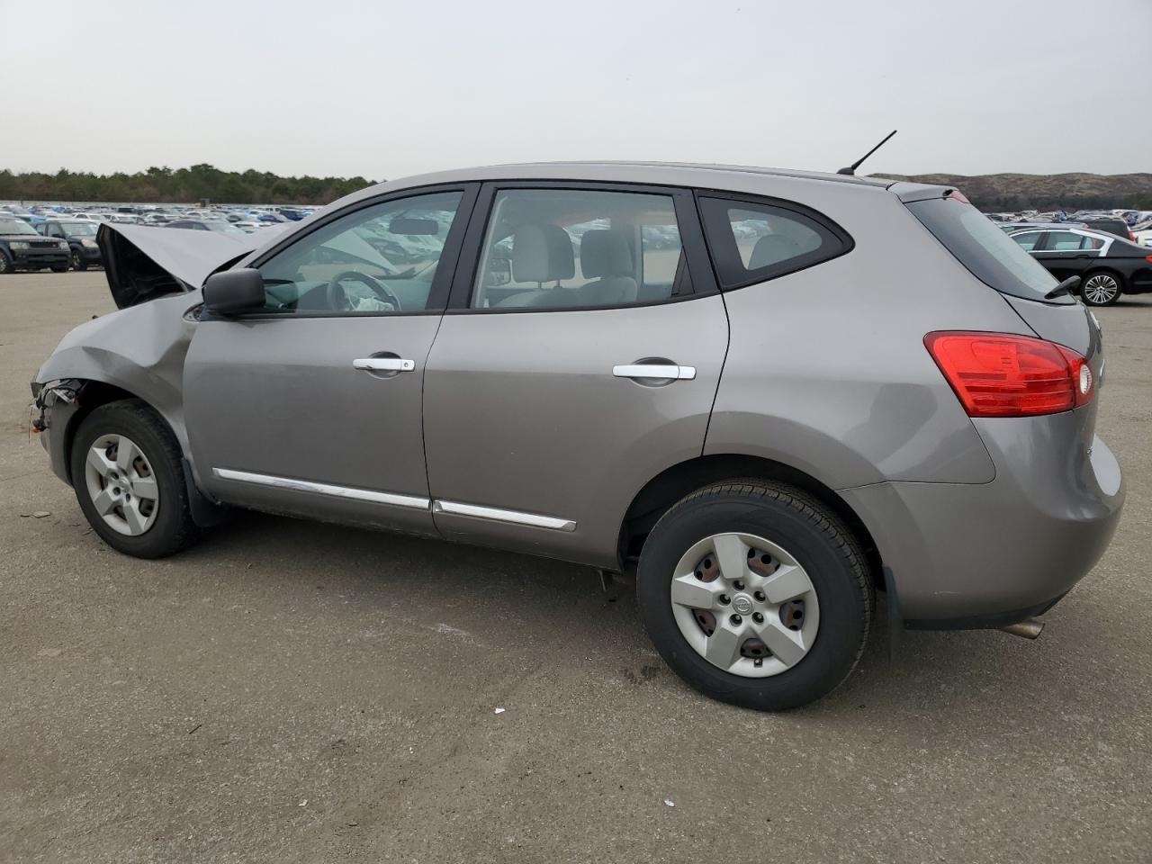 Image 2 of 2015 NISSAN ROGUE SELECT S 2015 with VIN JN8AS5MV3FW753520