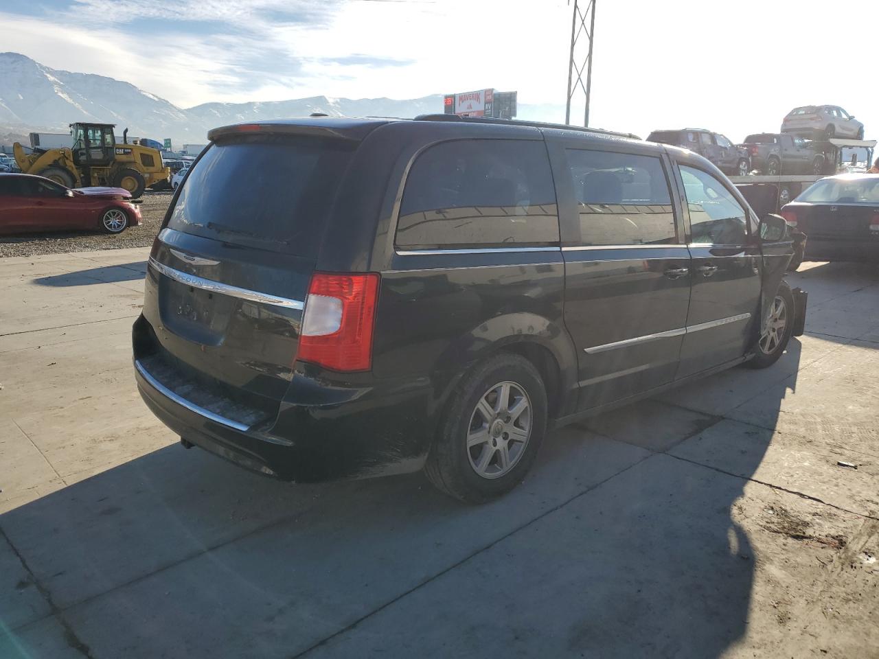 Image 3 of 2013 CHRYSLER TOWN & COUNTRY TOURING 2013 with VIN 2C4RC1BG0DR554665