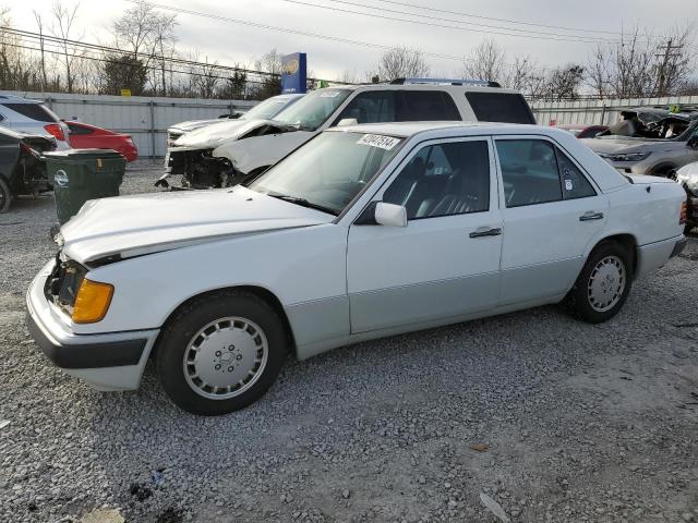 Obraz 1 z 1990 MERCEDES-BENZ 300 E 2.6 1990 z VIN WDBEA26D0LB265842