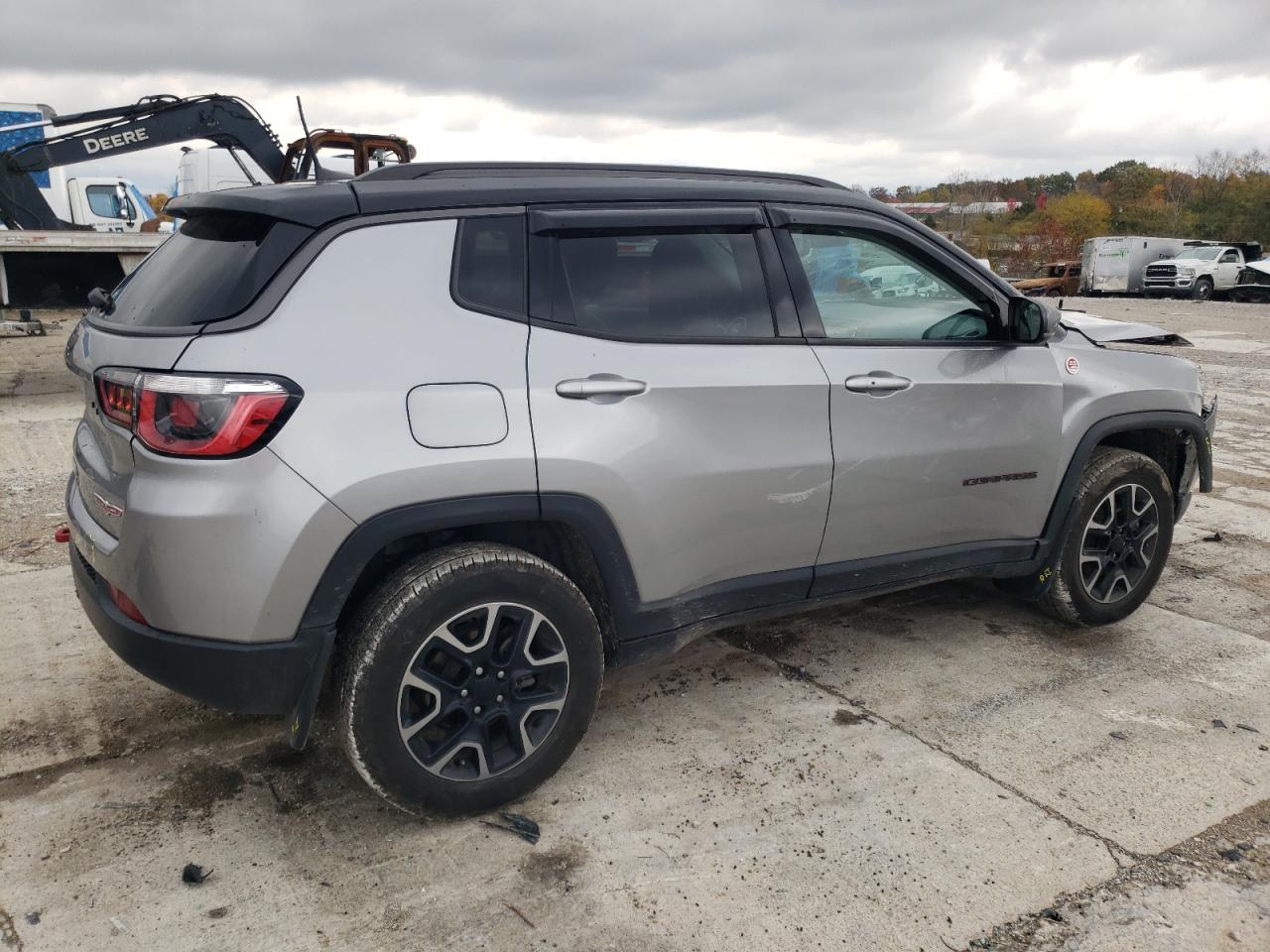 Image 3 of 2019 JEEP COMPASS TRAILHAWK 2019 with VIN 3C4NJDDB1KT674444