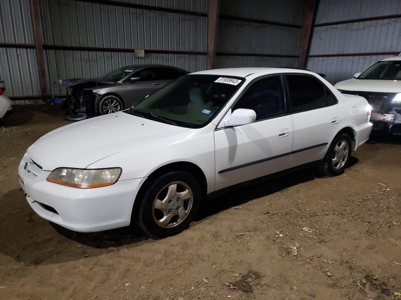 Image 1 of 2000 HONDA ACCORD LX 2000 with VIN 1HGCG5548YA051030