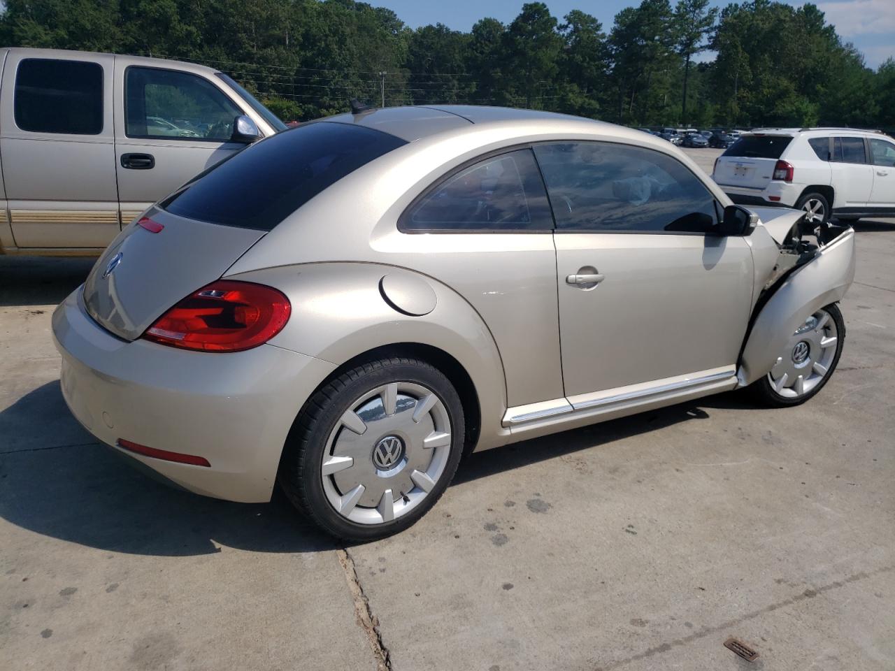 Image 3 of Volkswagen Beetle 2012 with VIN 3VWJP7AT4CM631754