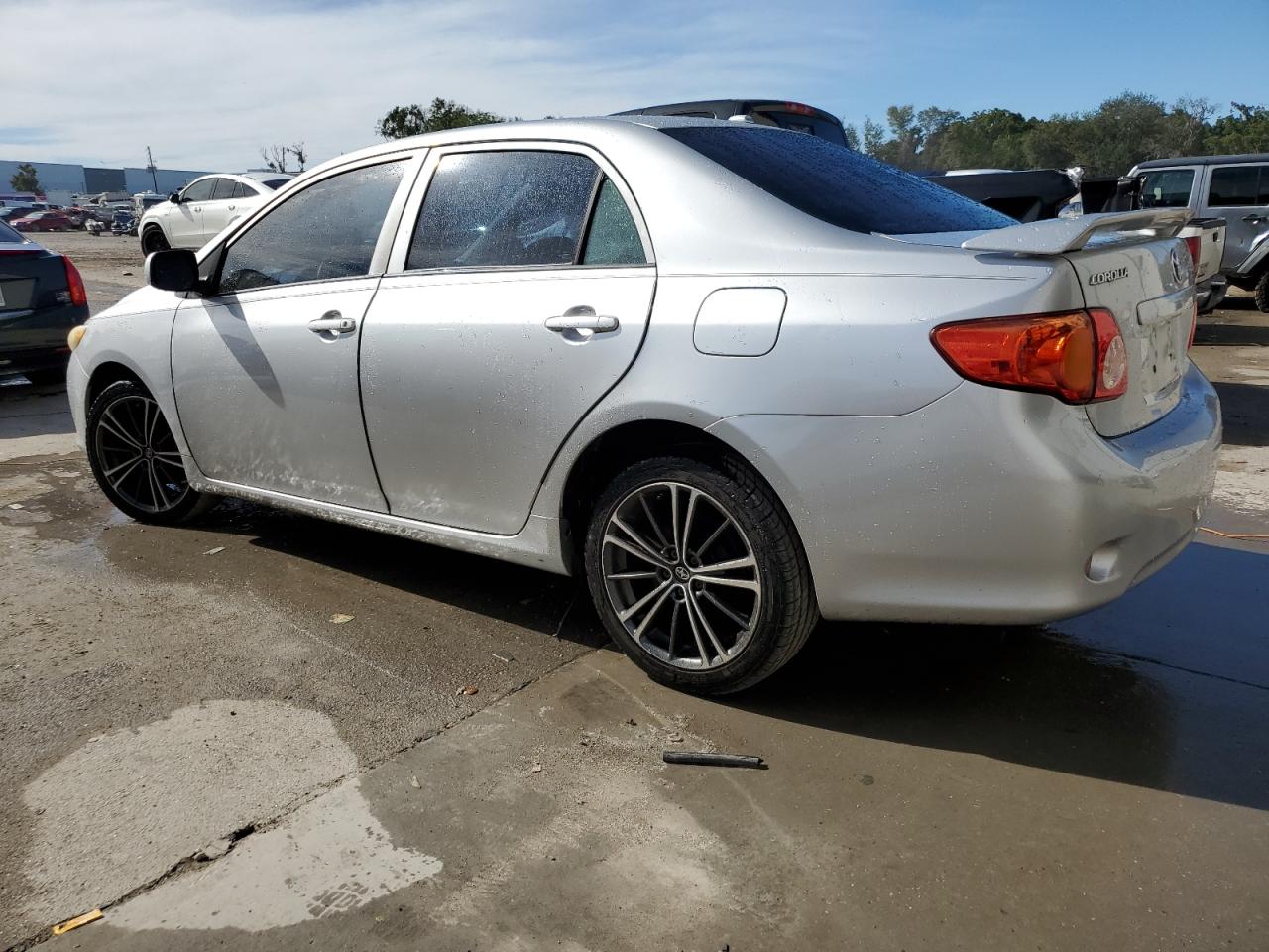 Obraz 2 z 2010 TOYOTA COROLLA BASE 2010 z VIN 1NXBU4EE8AZ380221