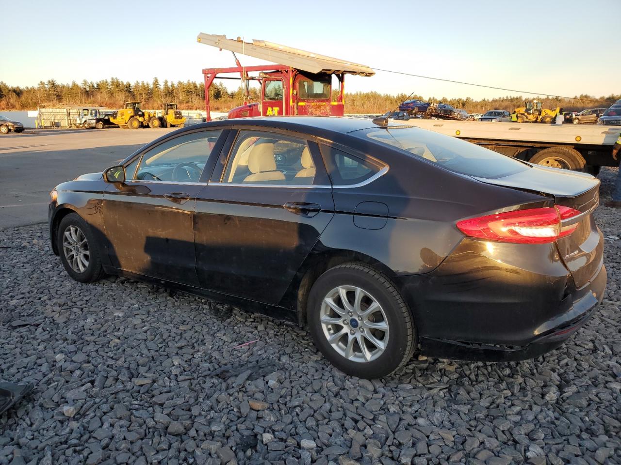 Obraz 2 z 2017 FORD FUSION S 2017 z VIN 3FA6P0G73HR267417