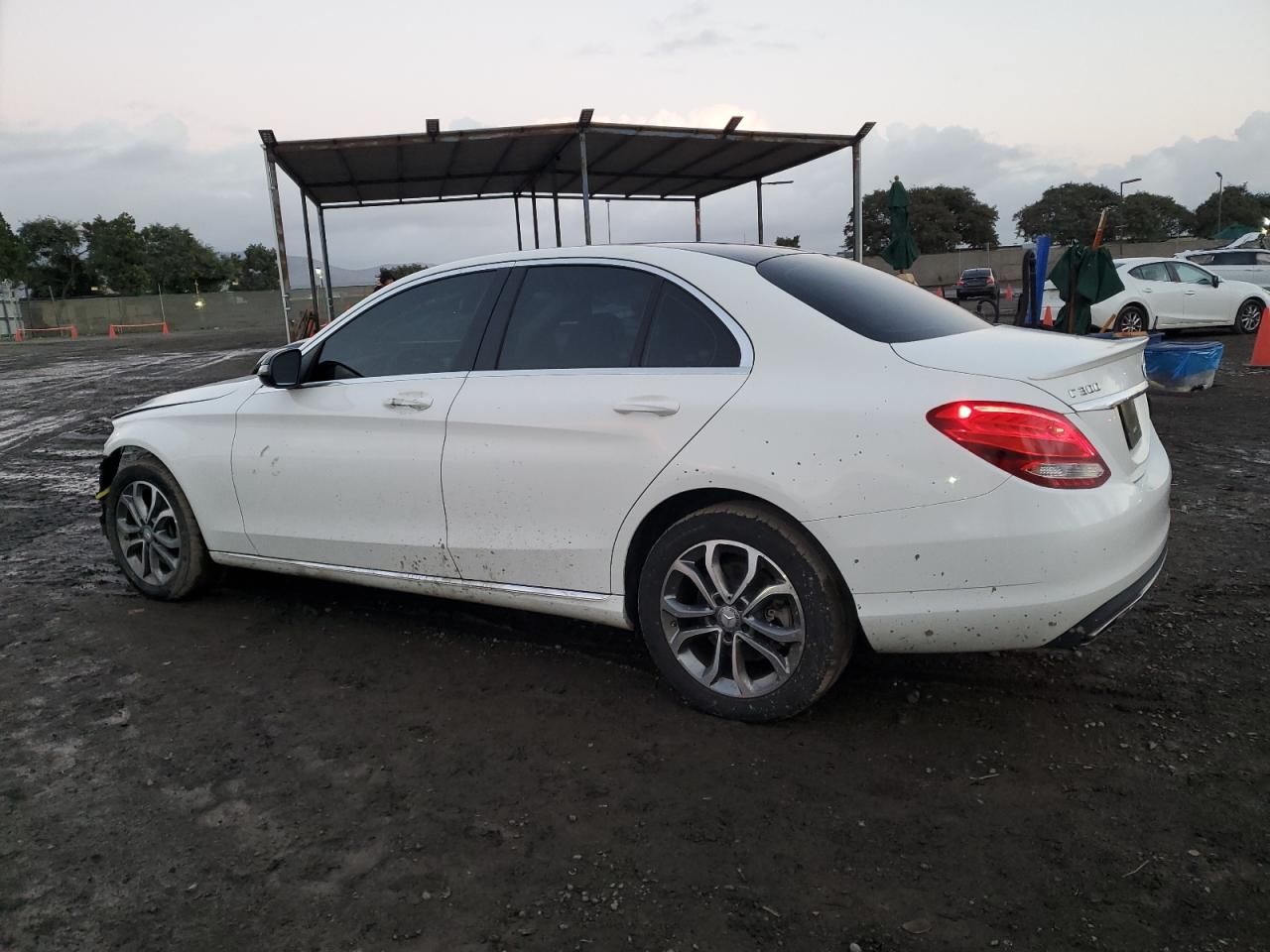 Obraz 2 z 2016 MERCEDES-BENZ C 300 4MATIC 2016 z VIN 55SWF4KB6GU134424