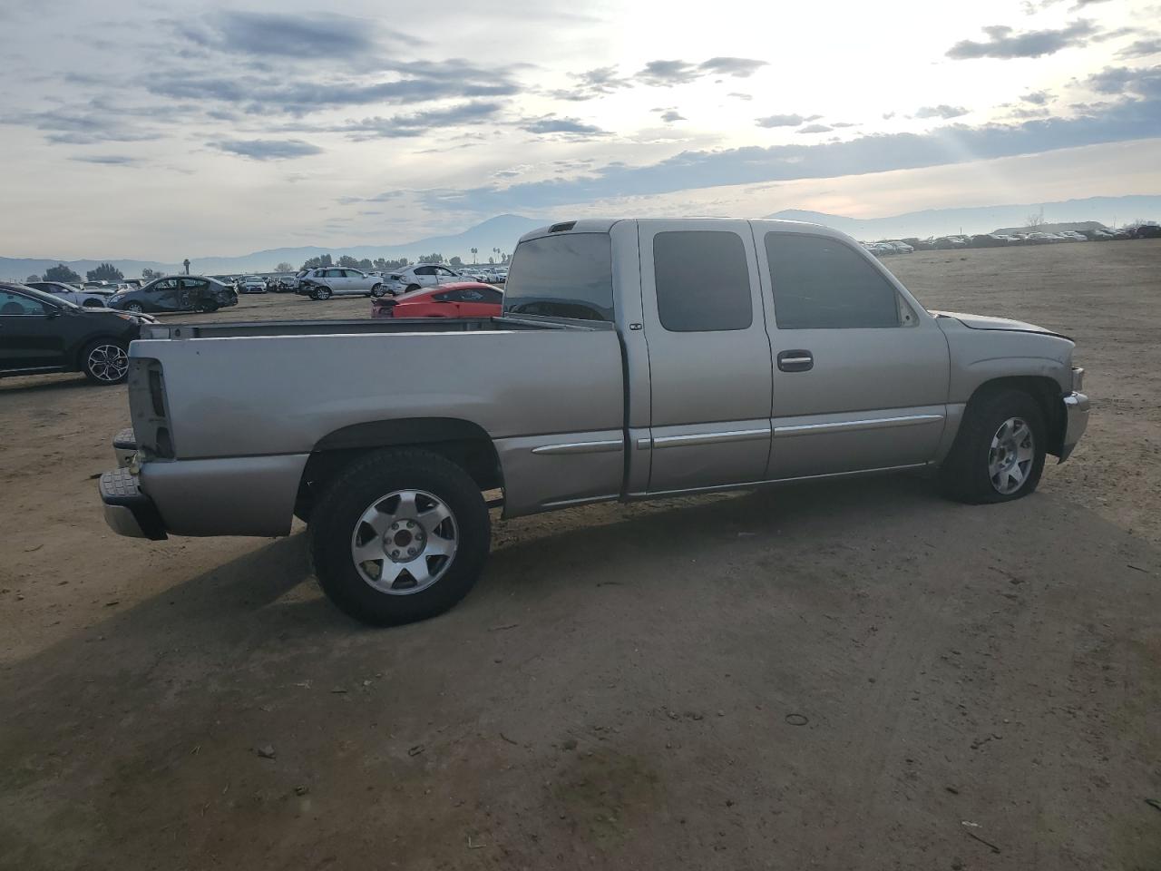Image 3 of 2001 GMC NEW SIERRA C1500 2001 with VIN 2GTEC19T611252907