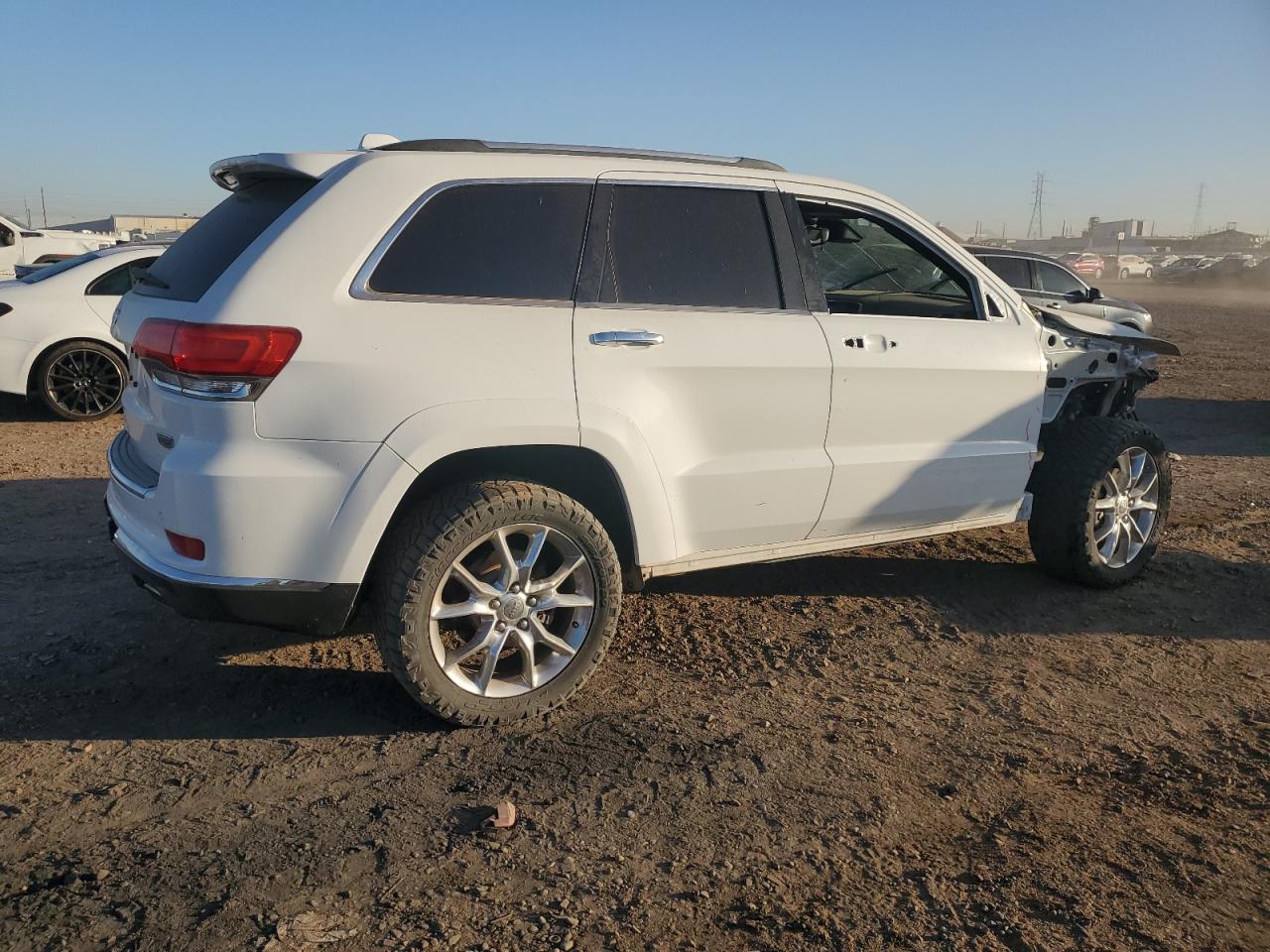 Image 3 of 2015 JEEP GRAND CHEROKEE SUMMIT 2015 with VIN 1C4RJFJG4FC792096