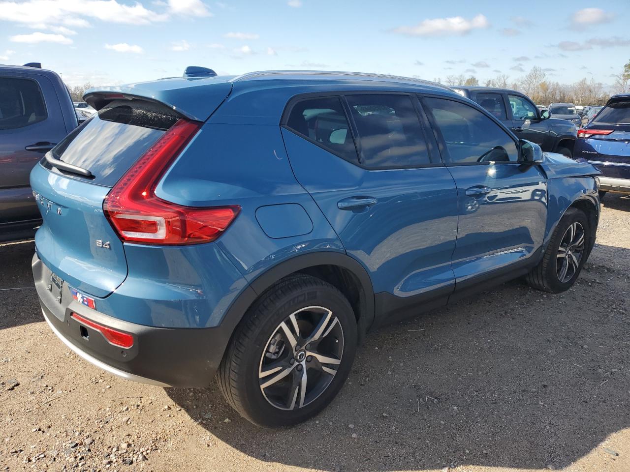 Obraz 3 z 2023 VOLVO XC40 CORE 2023 z VIN YV4K92HK3P2090790