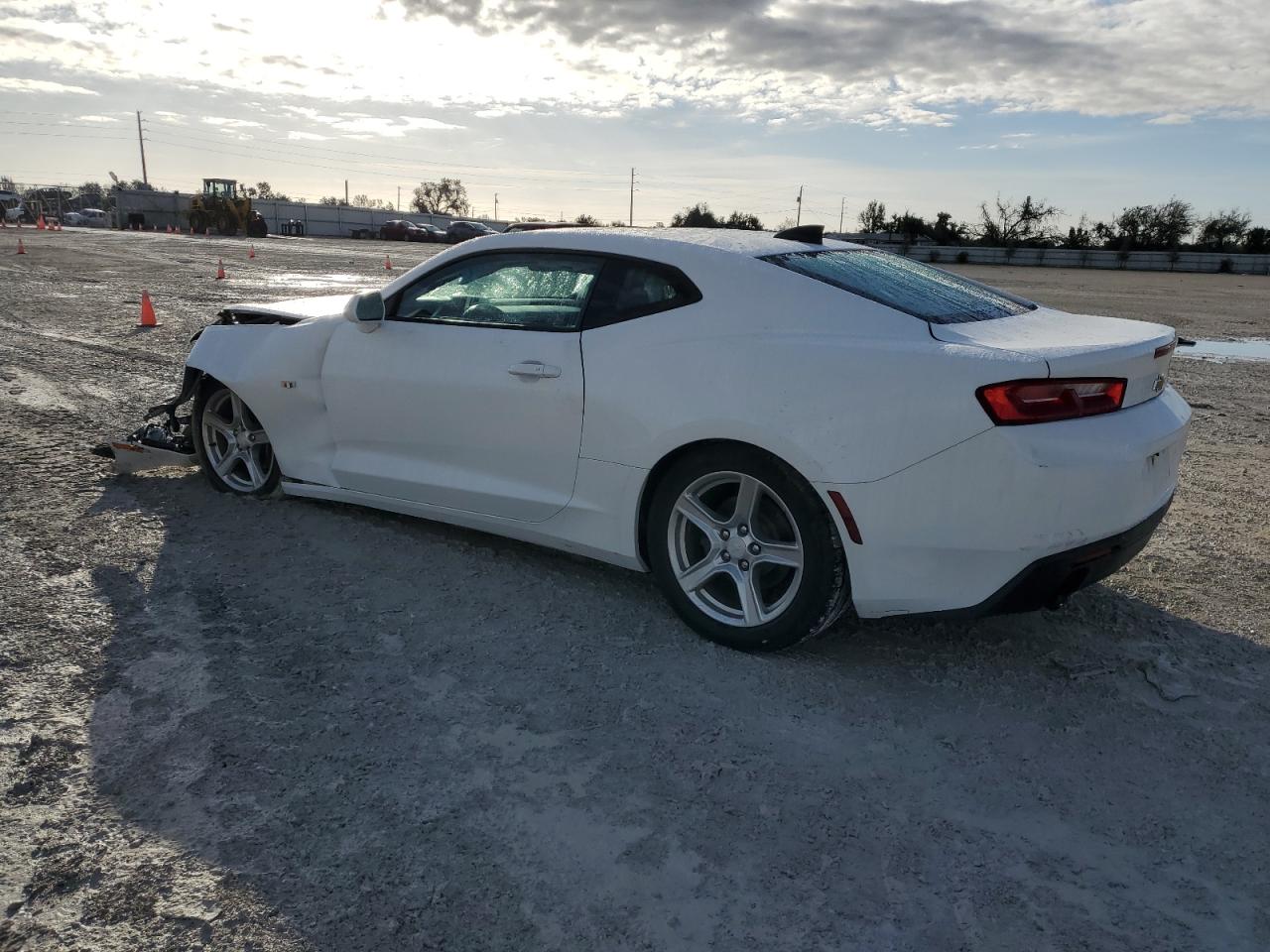 Изображение 2 2018 CHEVROLET CAMARO LT 2018 с VIN 1G1FB1RX0J0129358