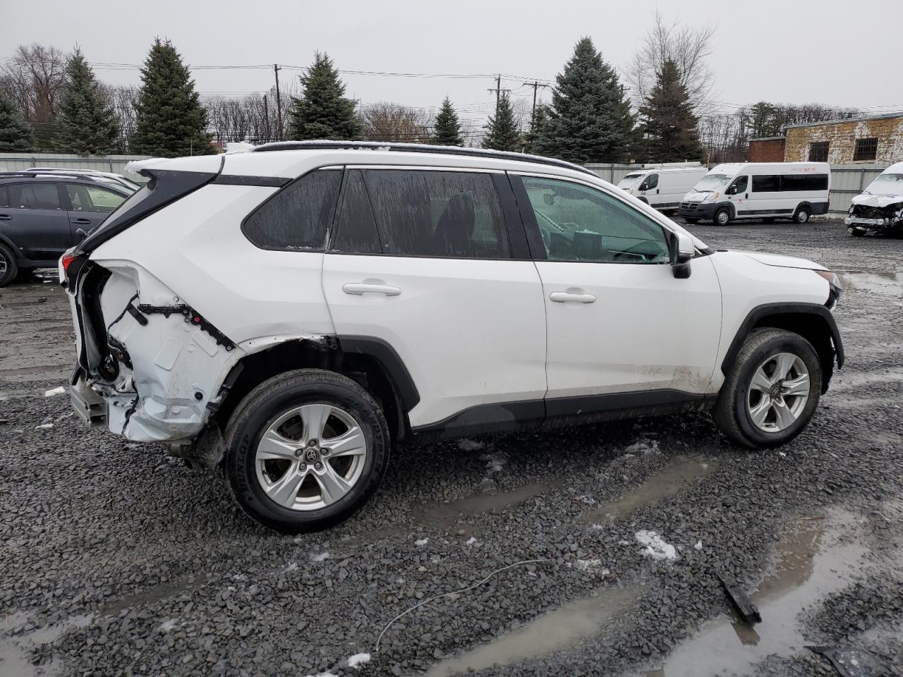 Image 3 of 2021 TOYOTA RAV4 XLE 2021 with VIN 2T3P1RFV5MC249898