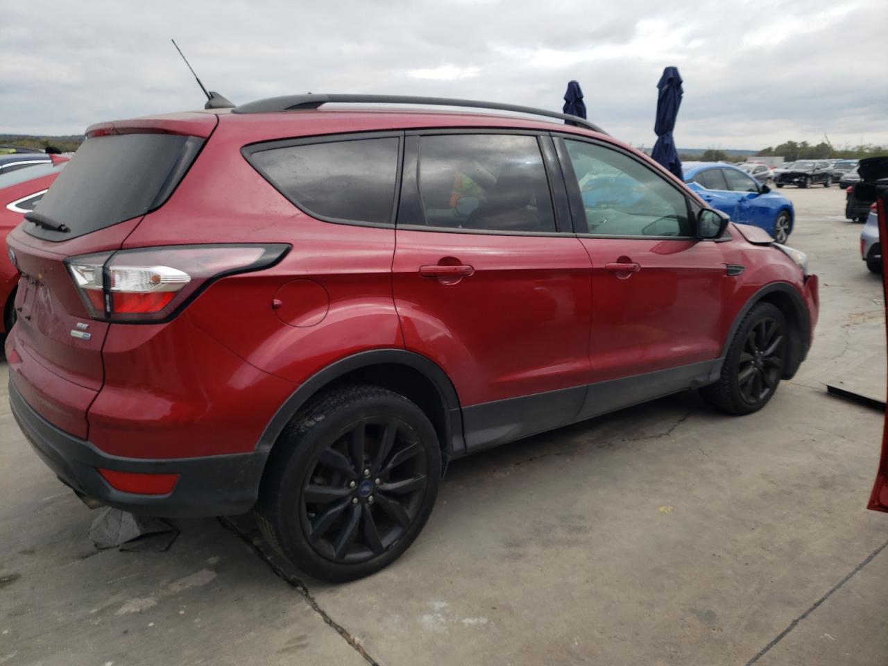 Image 3 of 2018 FORD ESCAPE SE 2018 with VIN 1FMCU9GD2JUC69895