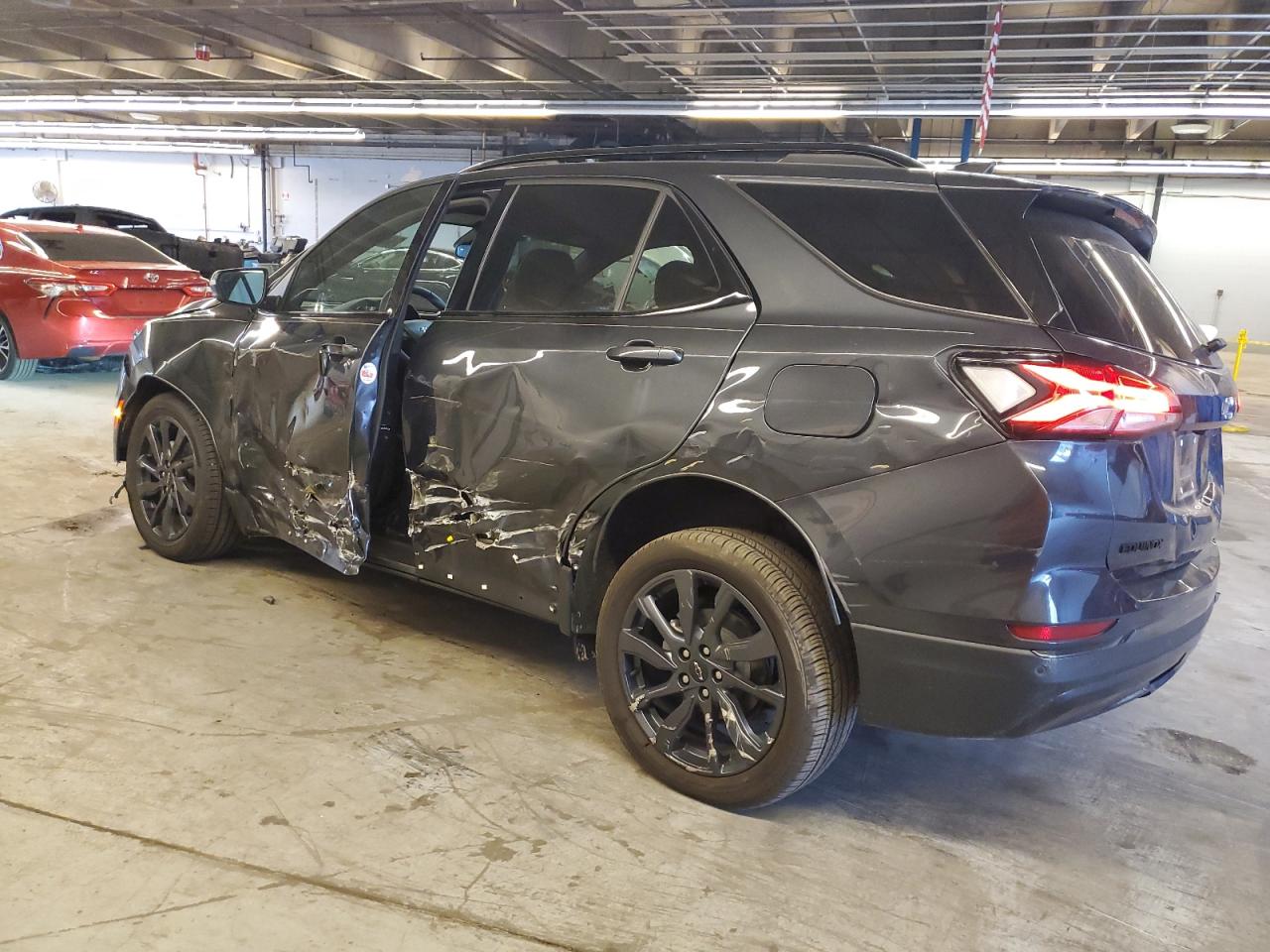 Image 2 of 2022 CHEVROLET EQUINOX RS 2022 with VIN 2GNAXMEV3N6148080