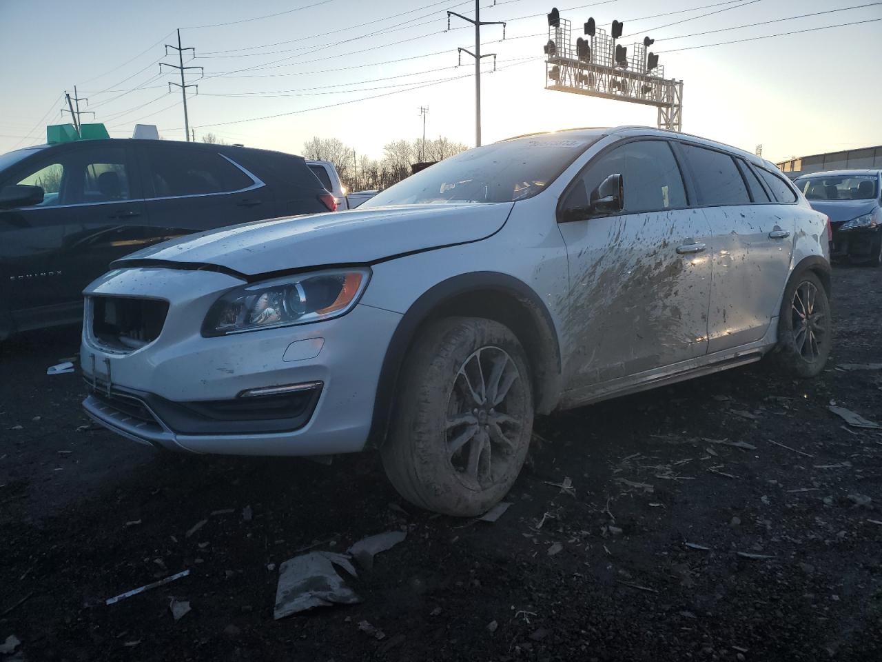 Image 1 of 2015 VOLVO V60 CROSS COUNTRY PLATINUM 2015 with VIN YV4612HM1F1000292