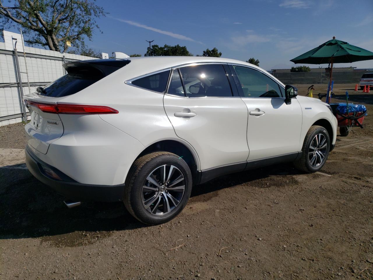 Obraz 3 z 2021 TOYOTA VENZA LE 2021 z VIN JTEAAAAH9MJ033652