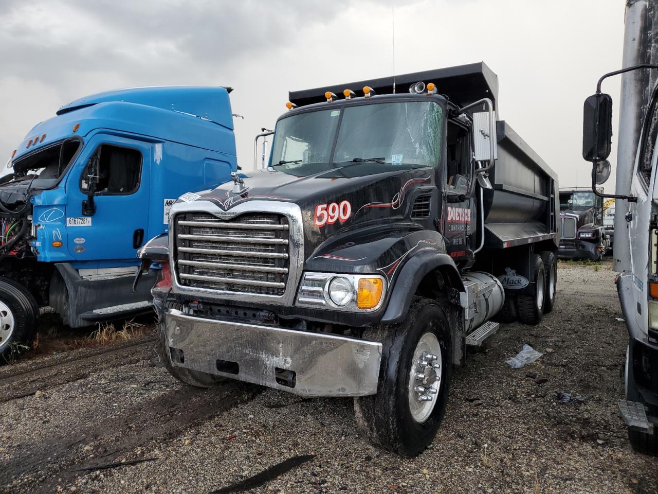 Image 2 of 2003 MACK 700 CV700 2003 with VIN 1M2AG12C53M003305