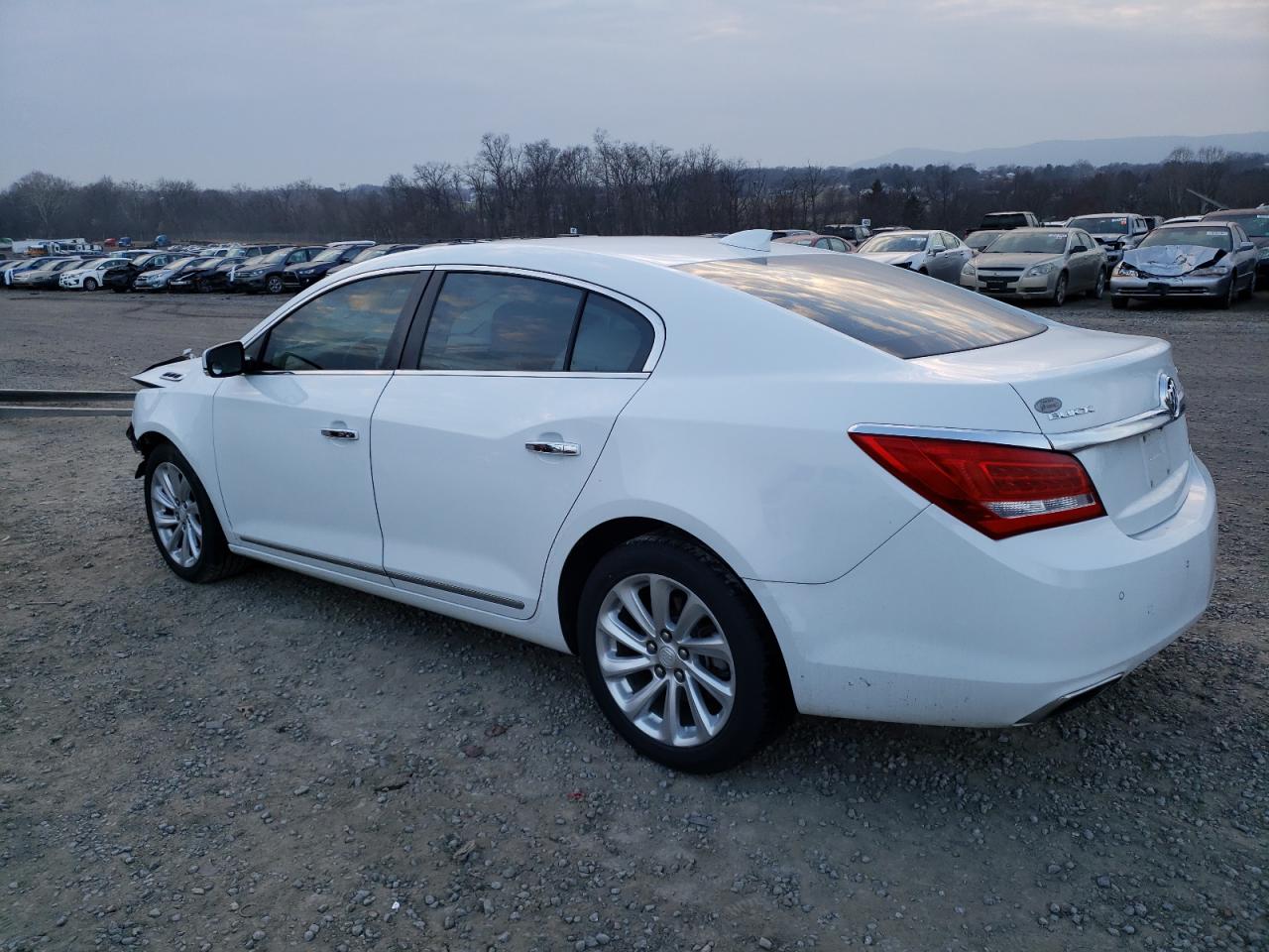 Изображение 2 2015 BUICK LACROSSE  2015 с VIN 1G4GB5G35FF142870