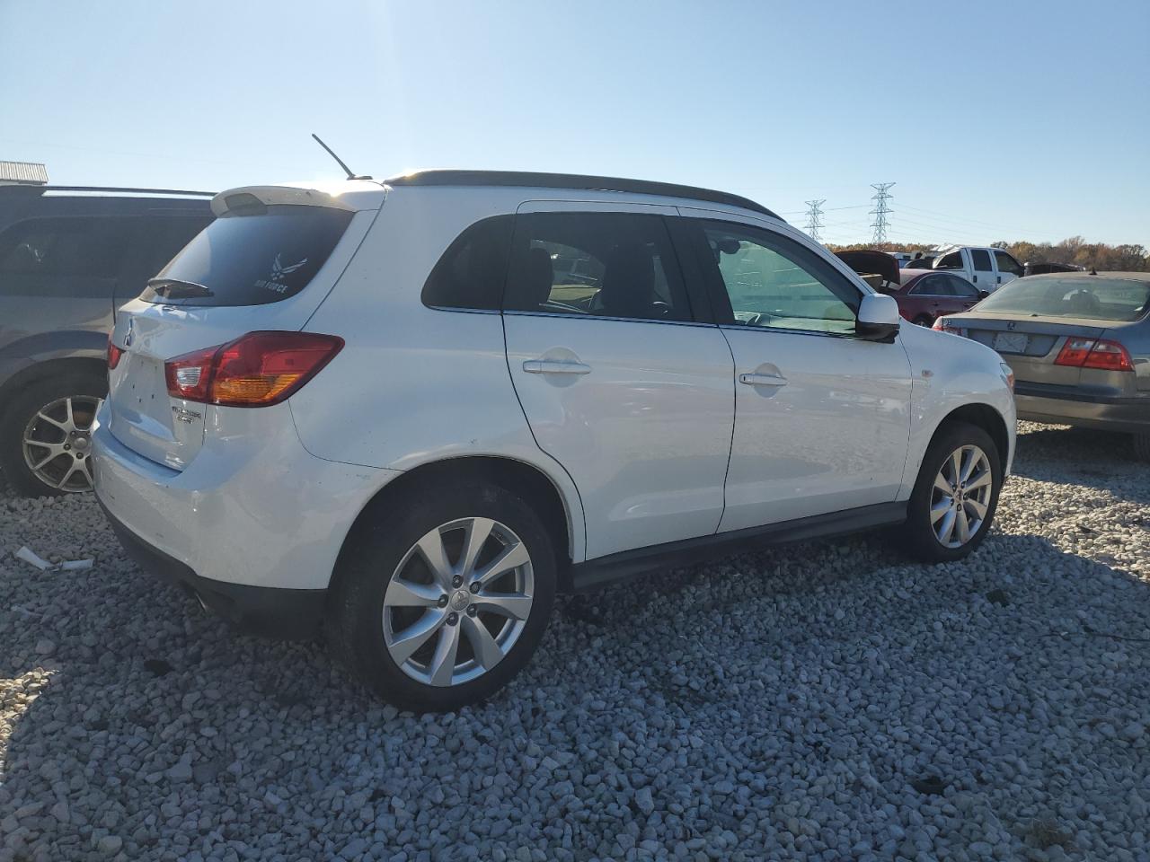 Image 3 of 2014 MITSUBISHI OUTLANDER SPORT SE 2014 with VIN 4A4AR4AU8EE030739