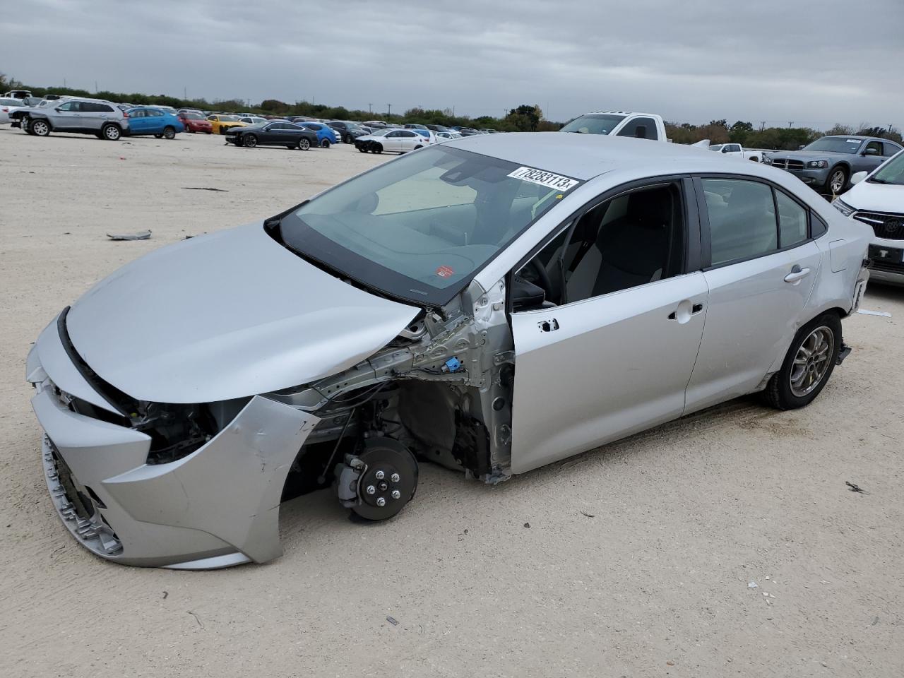 Obraz 1 z 2020 TOYOTA COROLLA LE 2020 z VIN JTDEBRBE8LJ028639