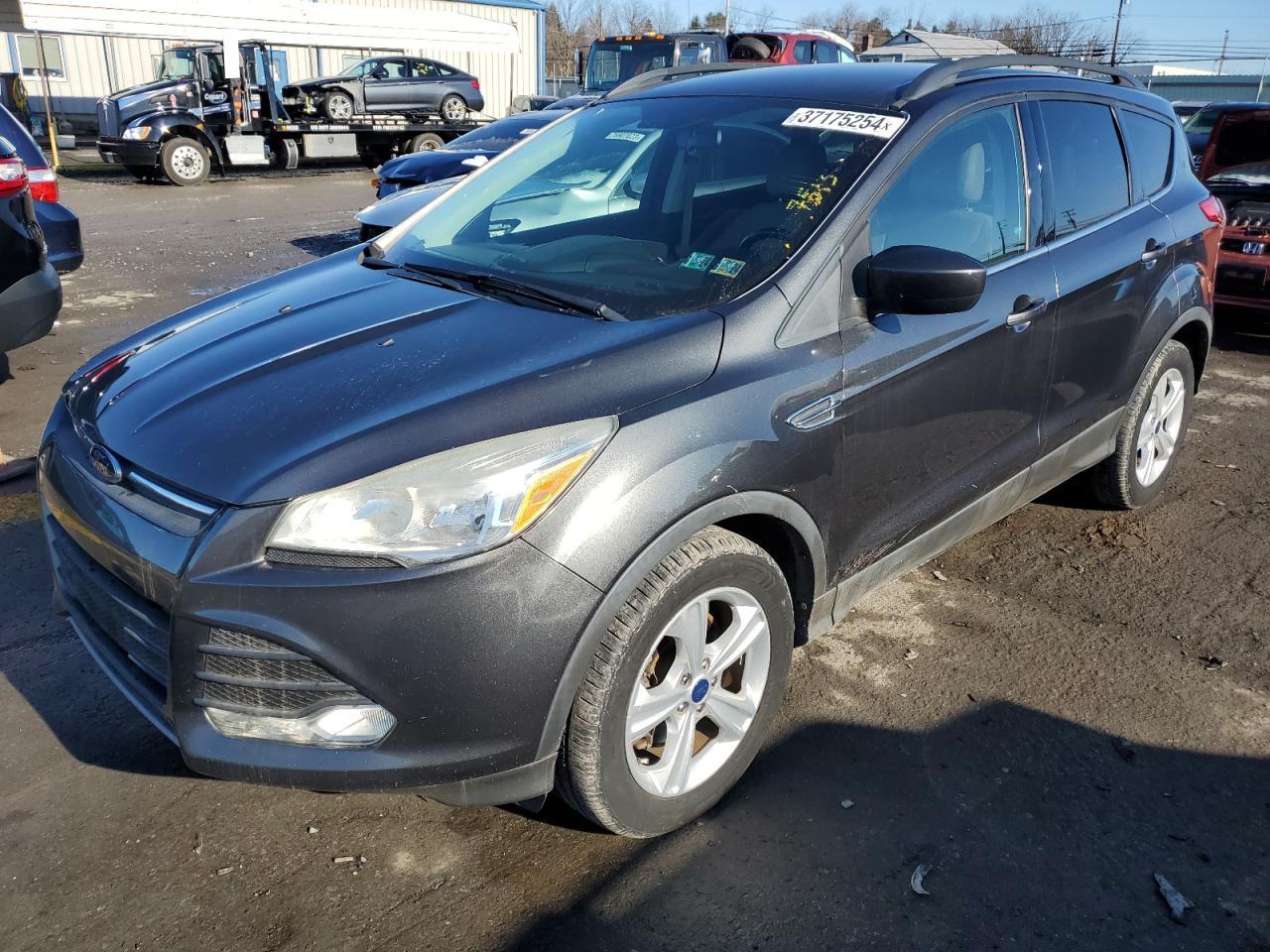 Изображение 1 2016 FORD ESCAPE SE 2016 с VIN 1FMCU9GX5GUB41217