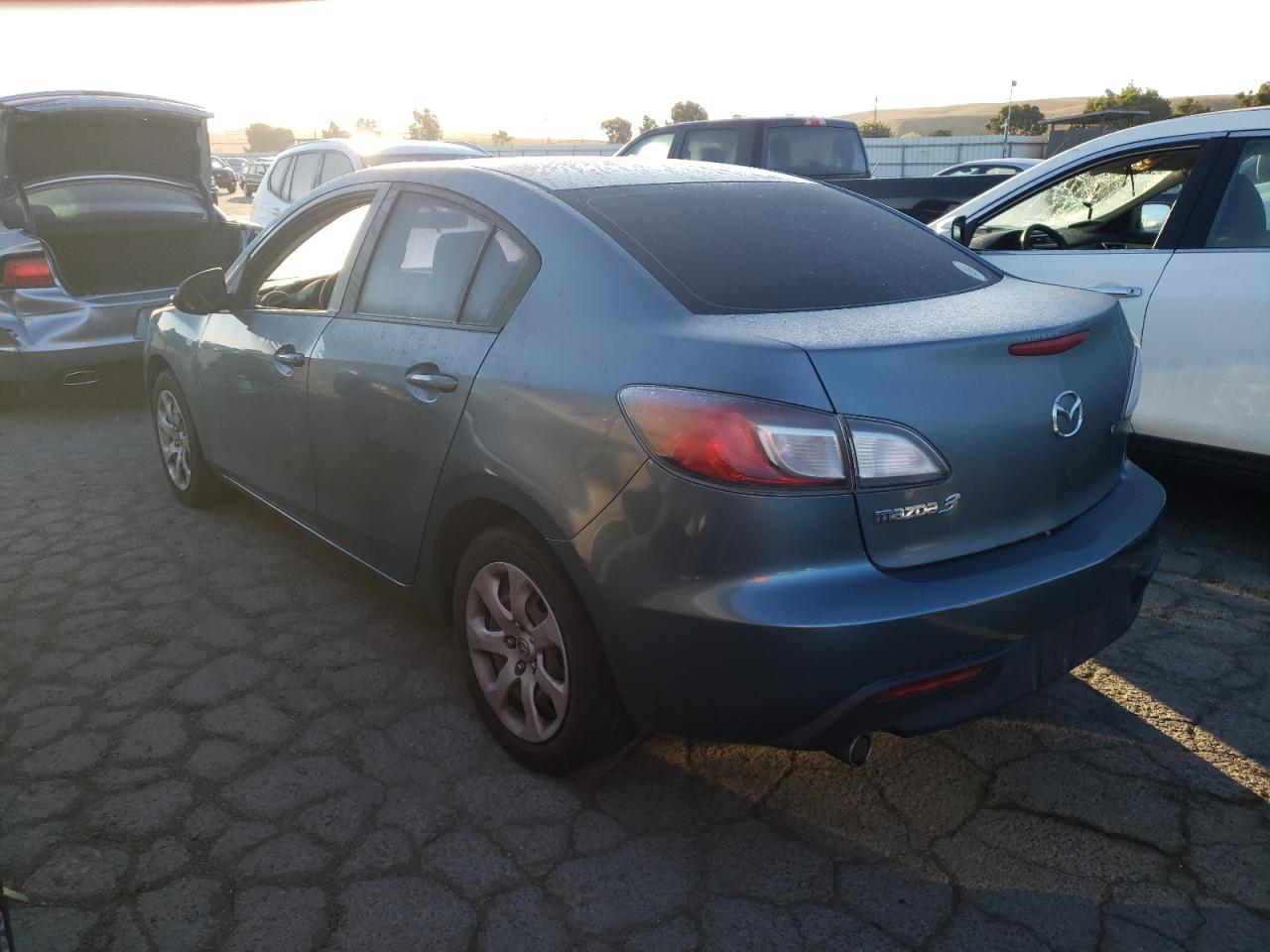 Изображение 2 2010 MAZDA 3 I 2010 с VIN JM1BL1SG7A1160680