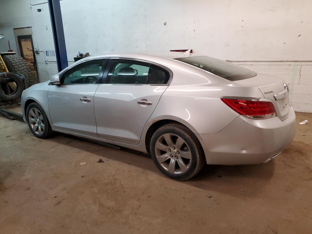 Изображение 2 2012 BUICK LACROSSE PREMIUM 2012 с VIN 1G4GD5E33CF120617