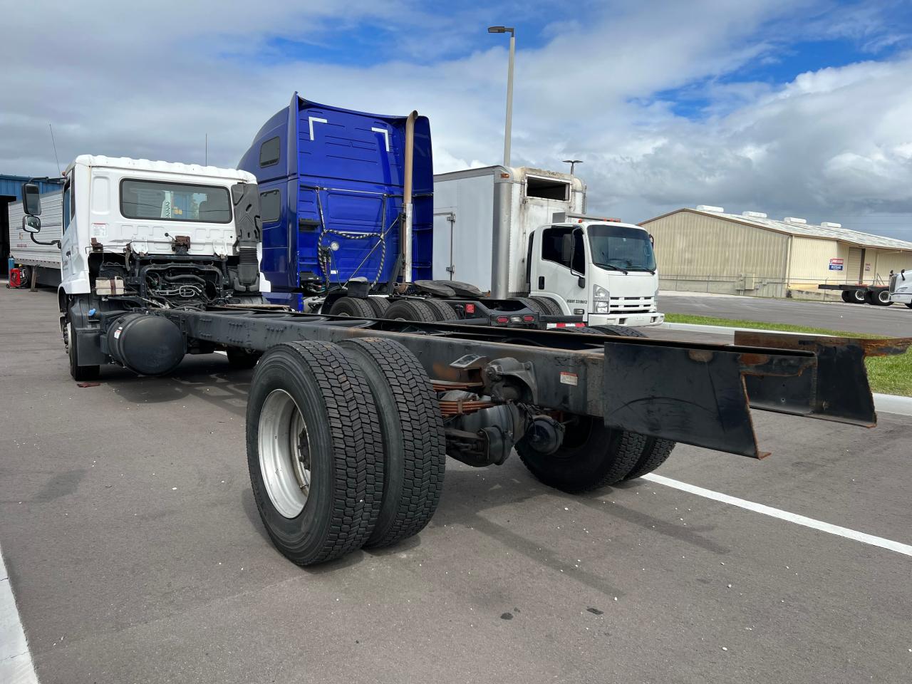 Изображение 3 2011 NISSAN DIESEL UD2600  2011 с VIN JNAA410H7BAS10258