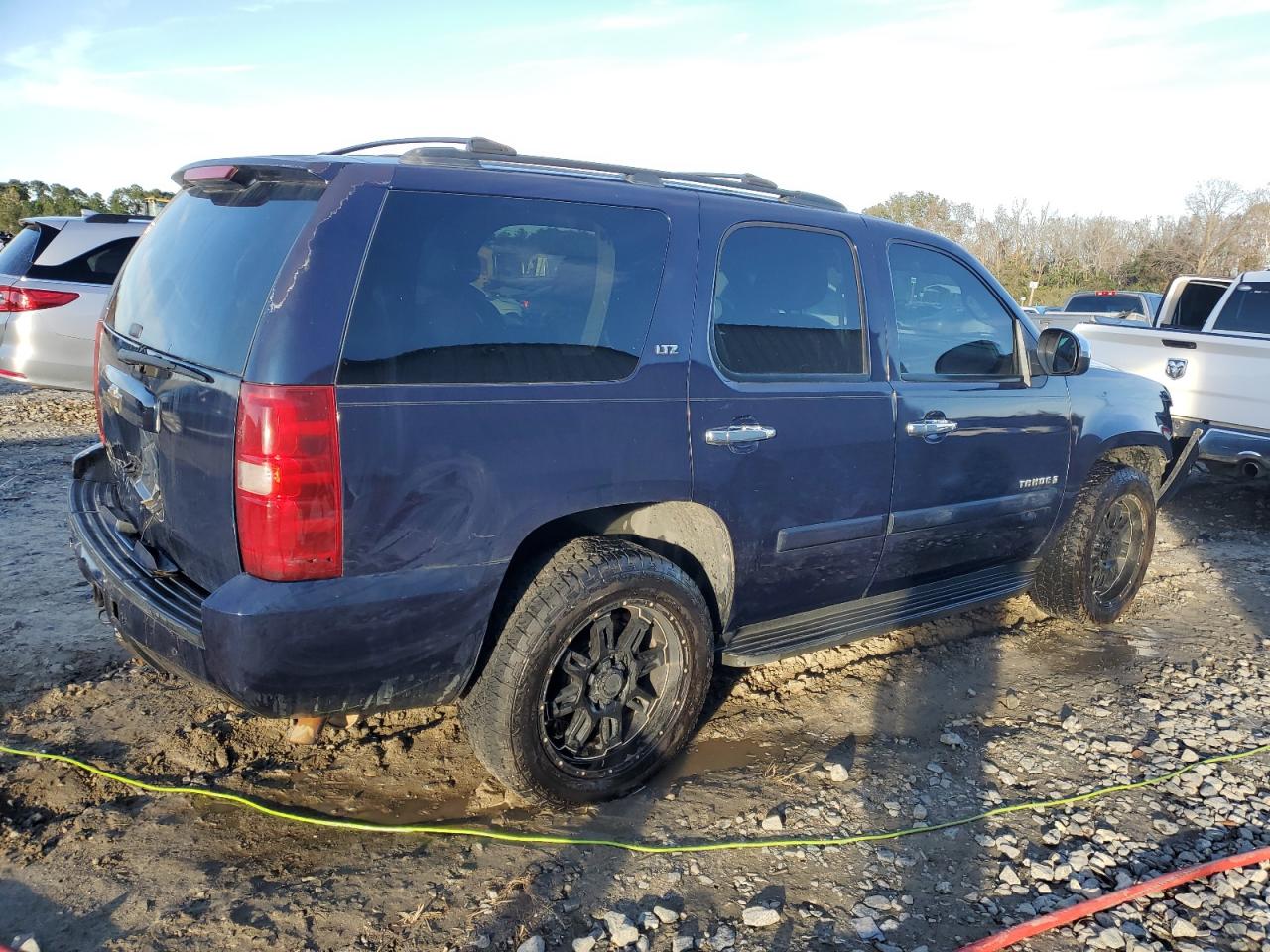Image 3 of 2008 CHEVROLET TAHOE C1500 2008 with VIN 1GNFC13J68R123800