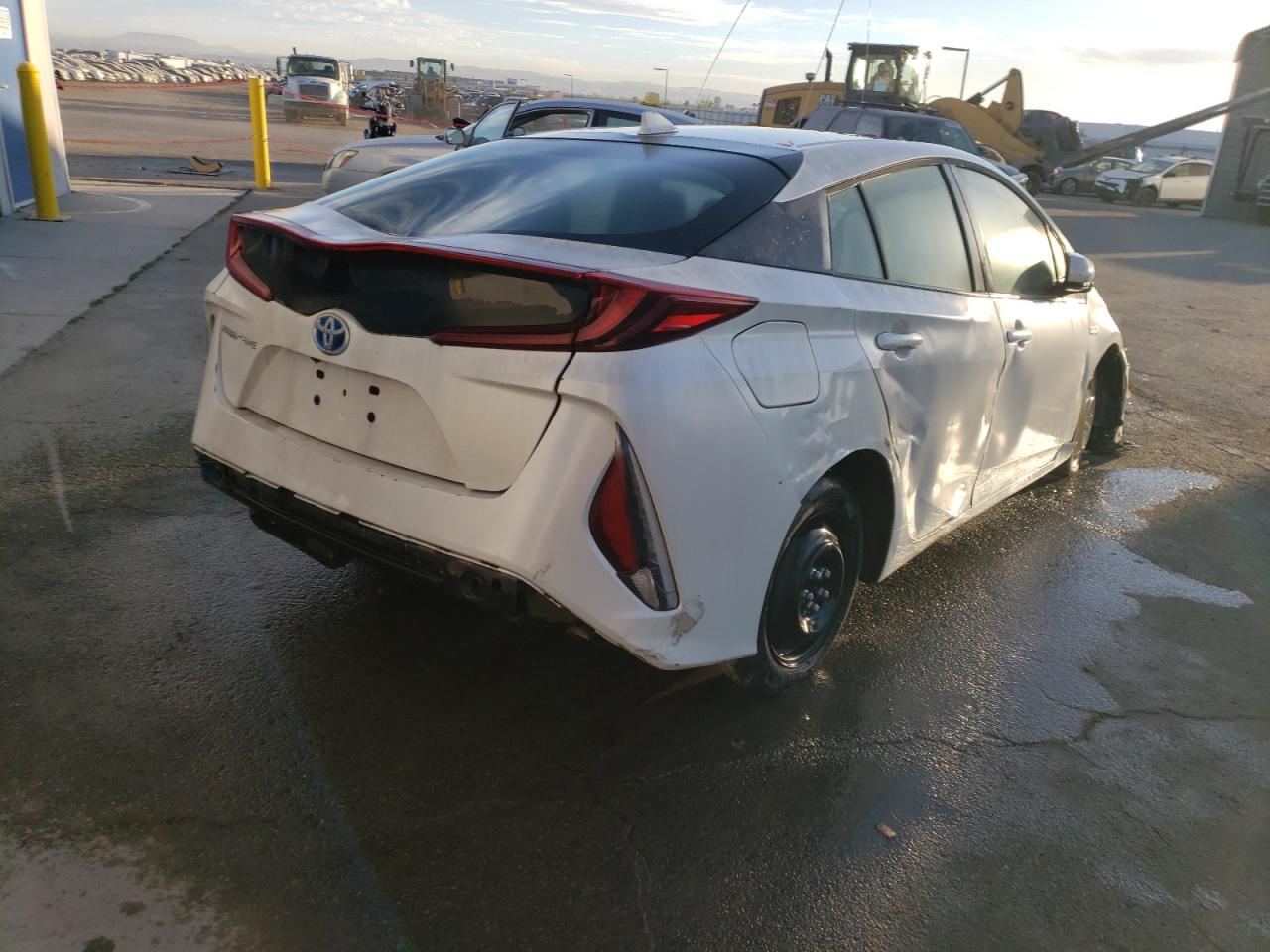 Изображение 3 2018 TOYOTA PRIUS PRIME 2018 с VIN JTDKARFP8J3078606