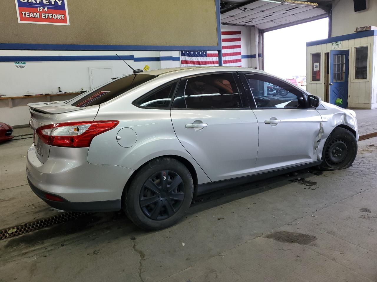 Image 3 of 2013 FORD FOCUS SE 2013 with VIN 1FADP3F27DL279173