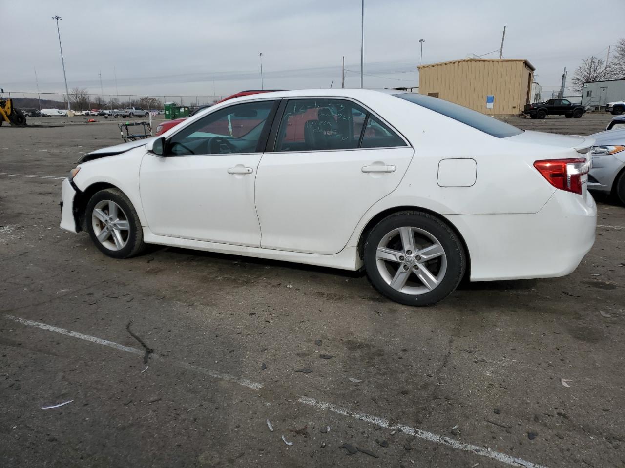 Изображение 2 2014 TOYOTA CAMRY L 2014 с VIN 4T1BF1FK7EU842450