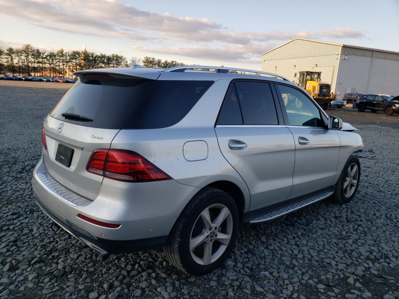 Image 3 of Mercedes-Benz Gle 350 4Matic 2018 with VIN 4JGDA5HB9JB183868